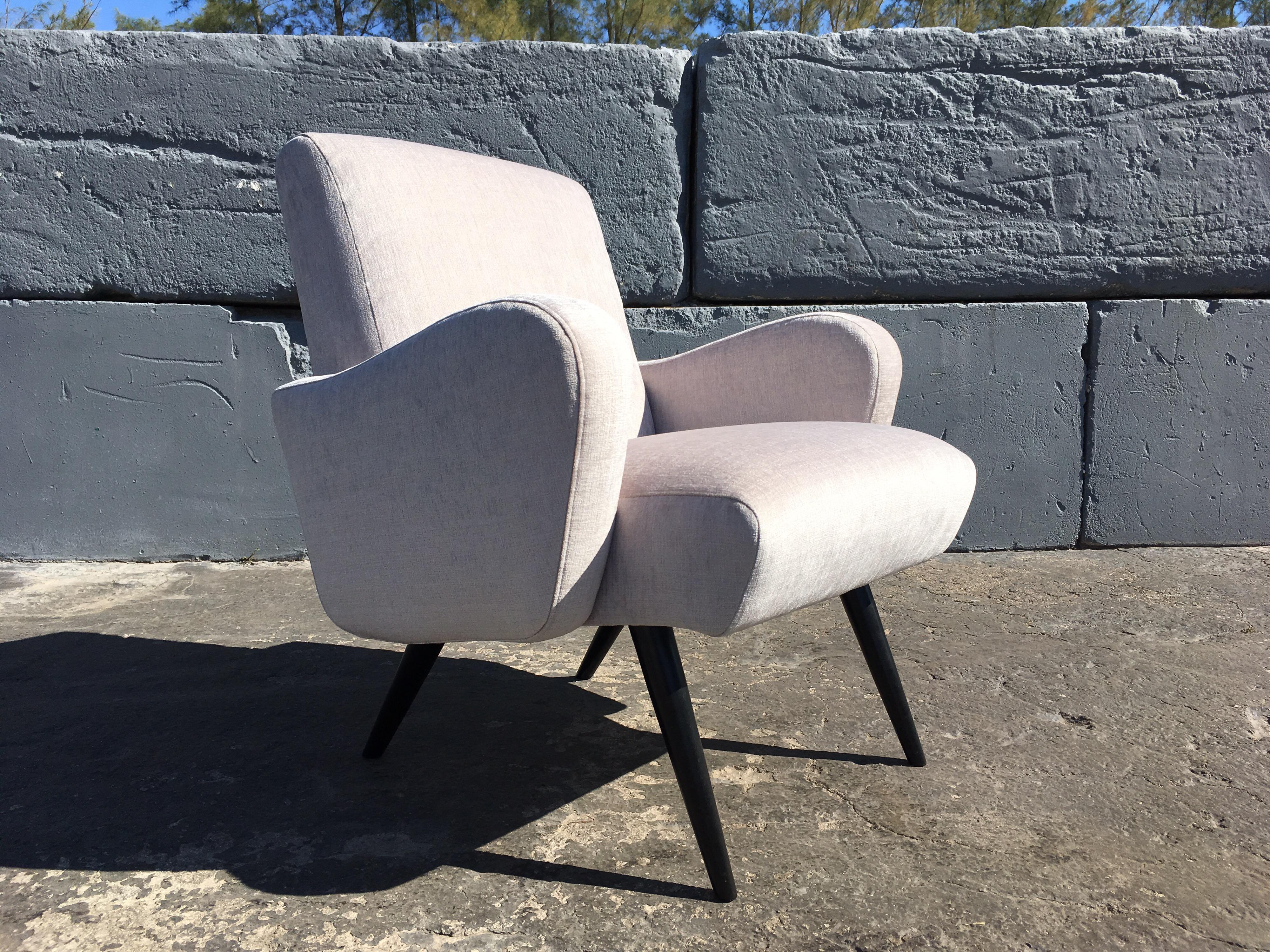 Beautiful Pair of Mid-Century Modern Lounge Chairs 8