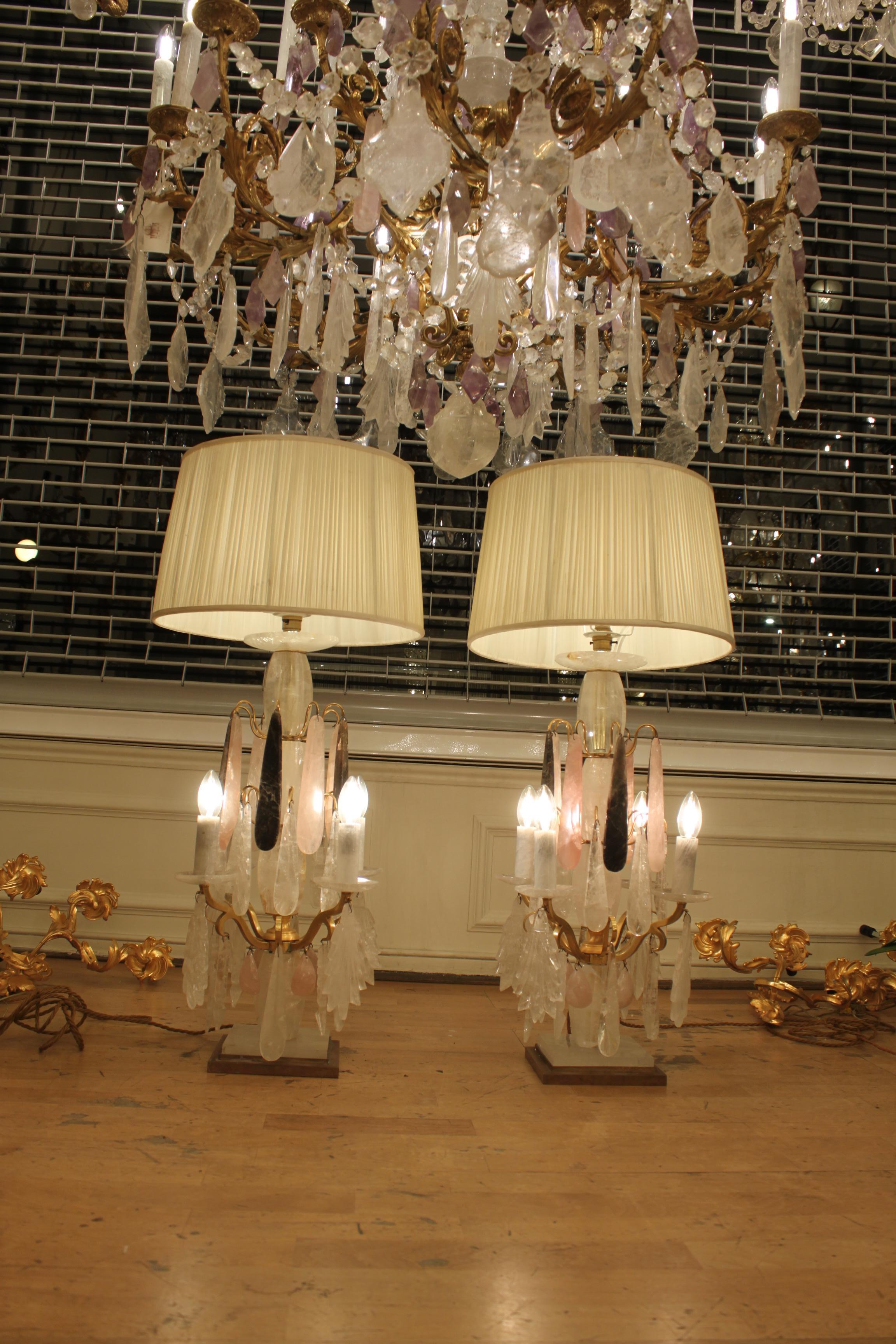 Beautiful Pair of Rose, Clear & Smoked Quartz Rock Crystal Table Lamps In Good Condition For Sale In London, GB
