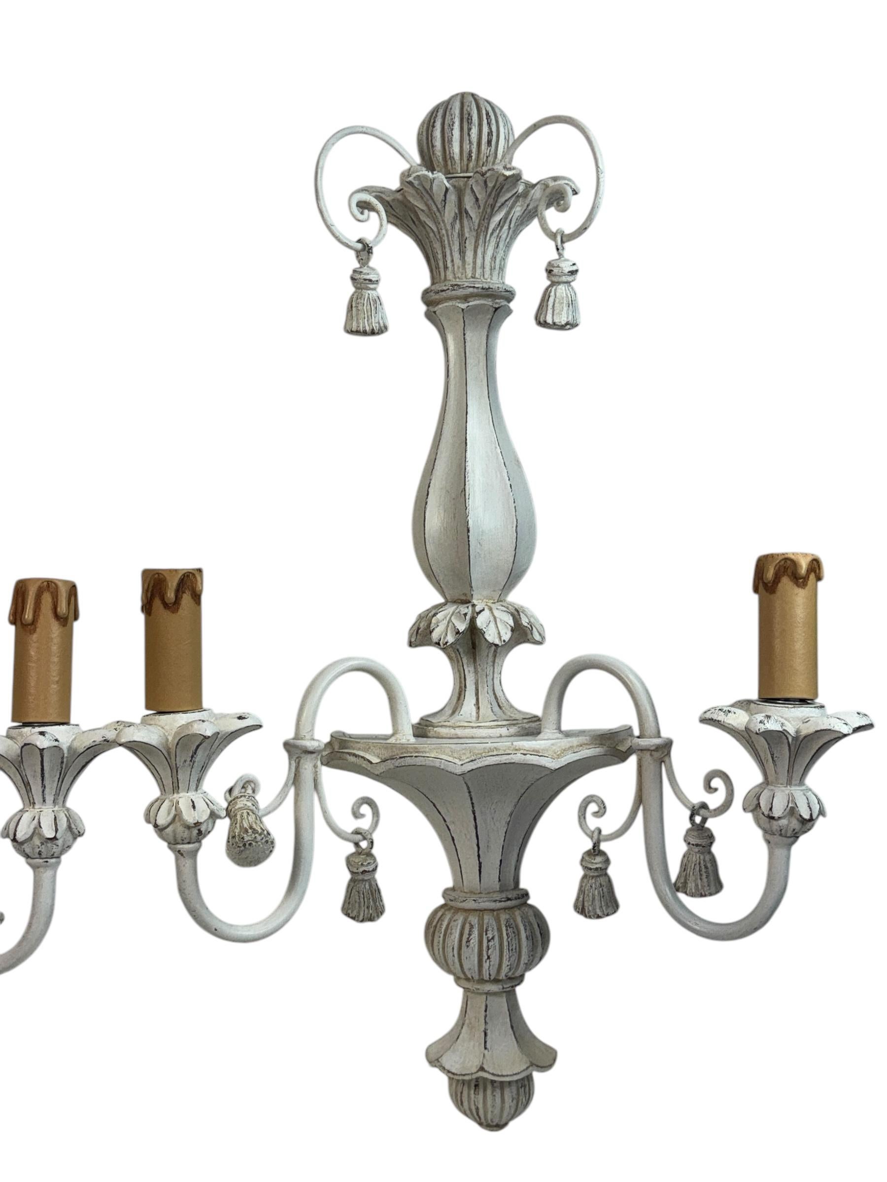 Beautiful Pair of Shabby White Colored Wooden Farmhouse Sconces, Italy 1980's In Good Condition For Sale In Nuernberg, DE