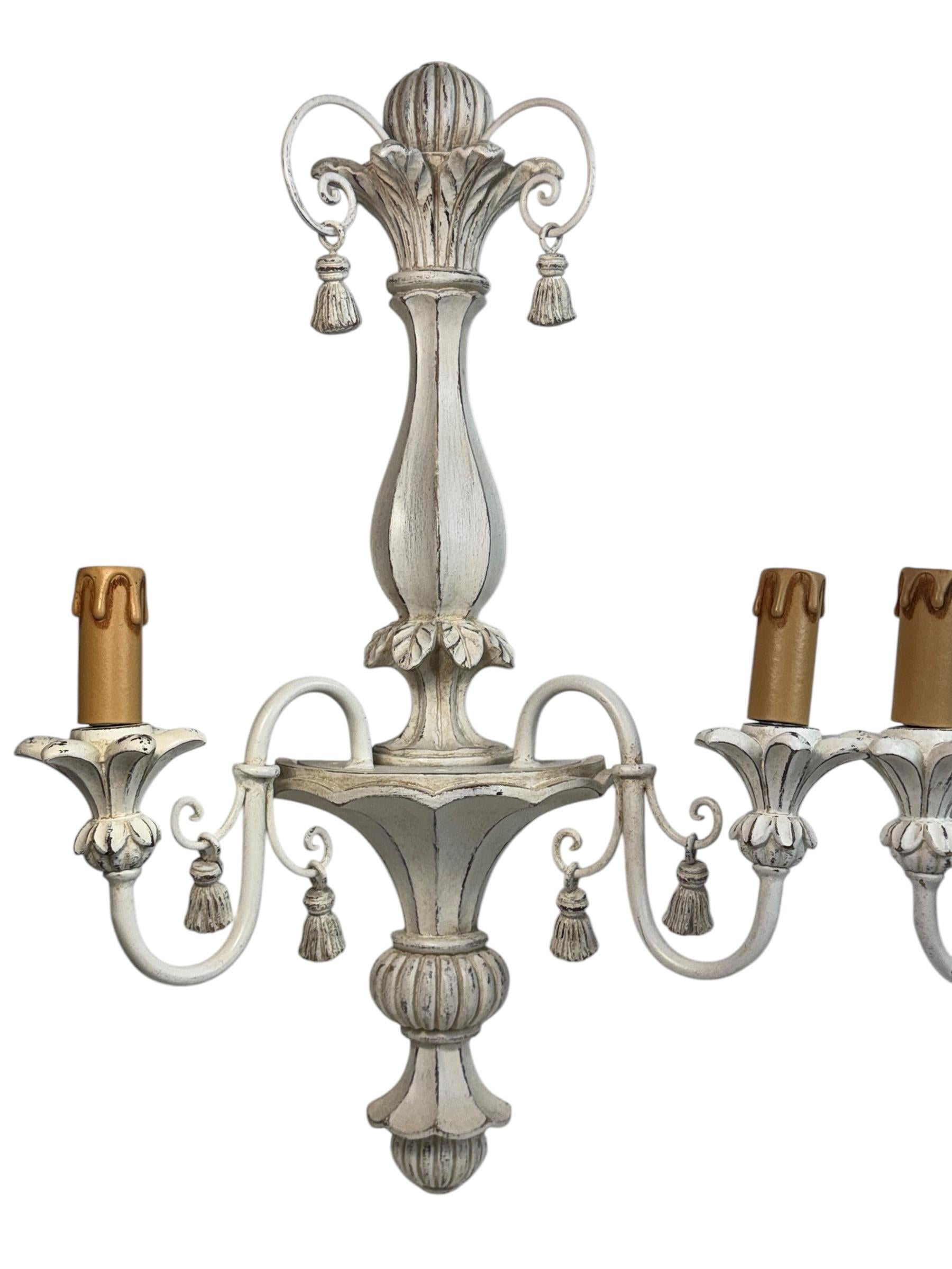 Late 20th Century Beautiful Pair of Shabby White Colored Wooden Farmhouse Sconces, Italy 1980's For Sale
