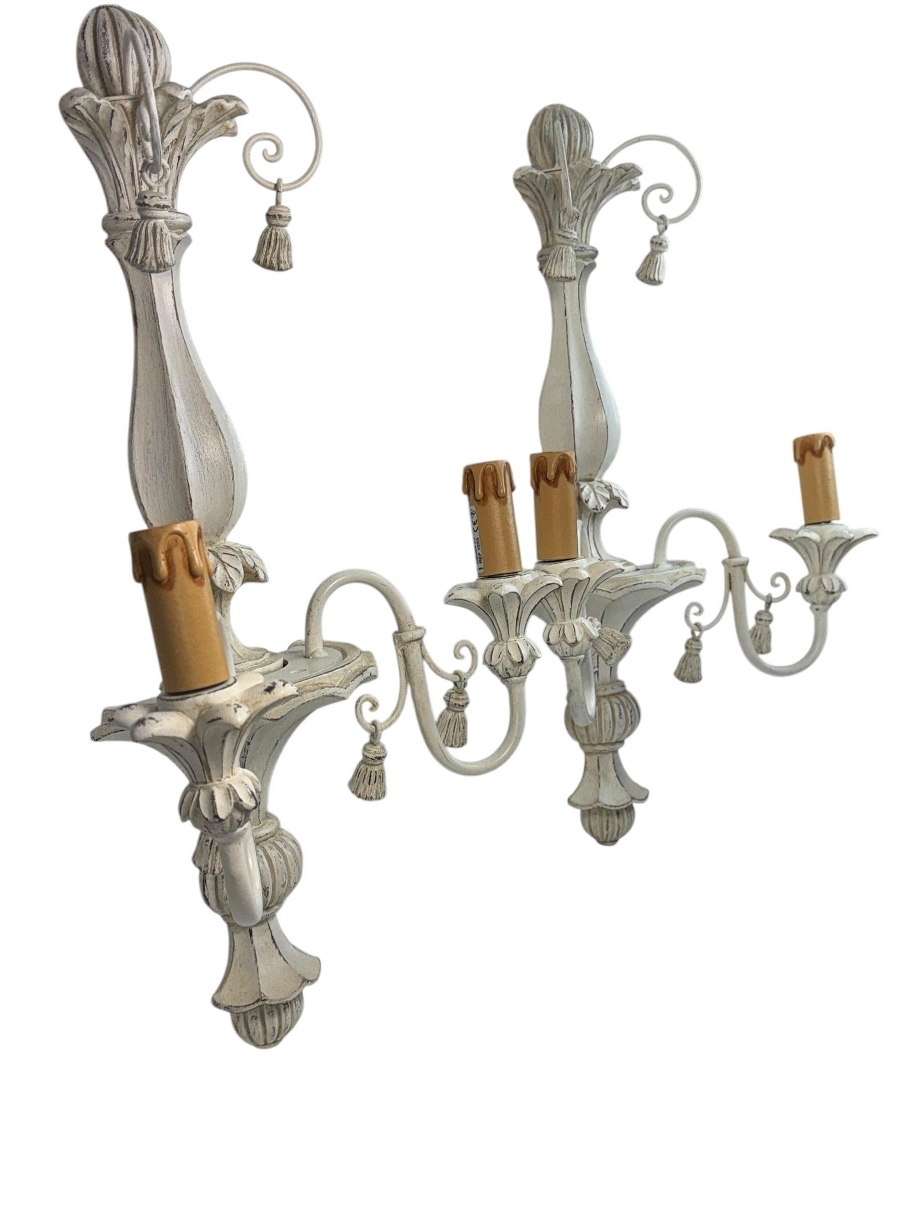 Beautiful Pair of Shabby White Colored Wooden Farmhouse Sconces, Italy 1980's For Sale 1