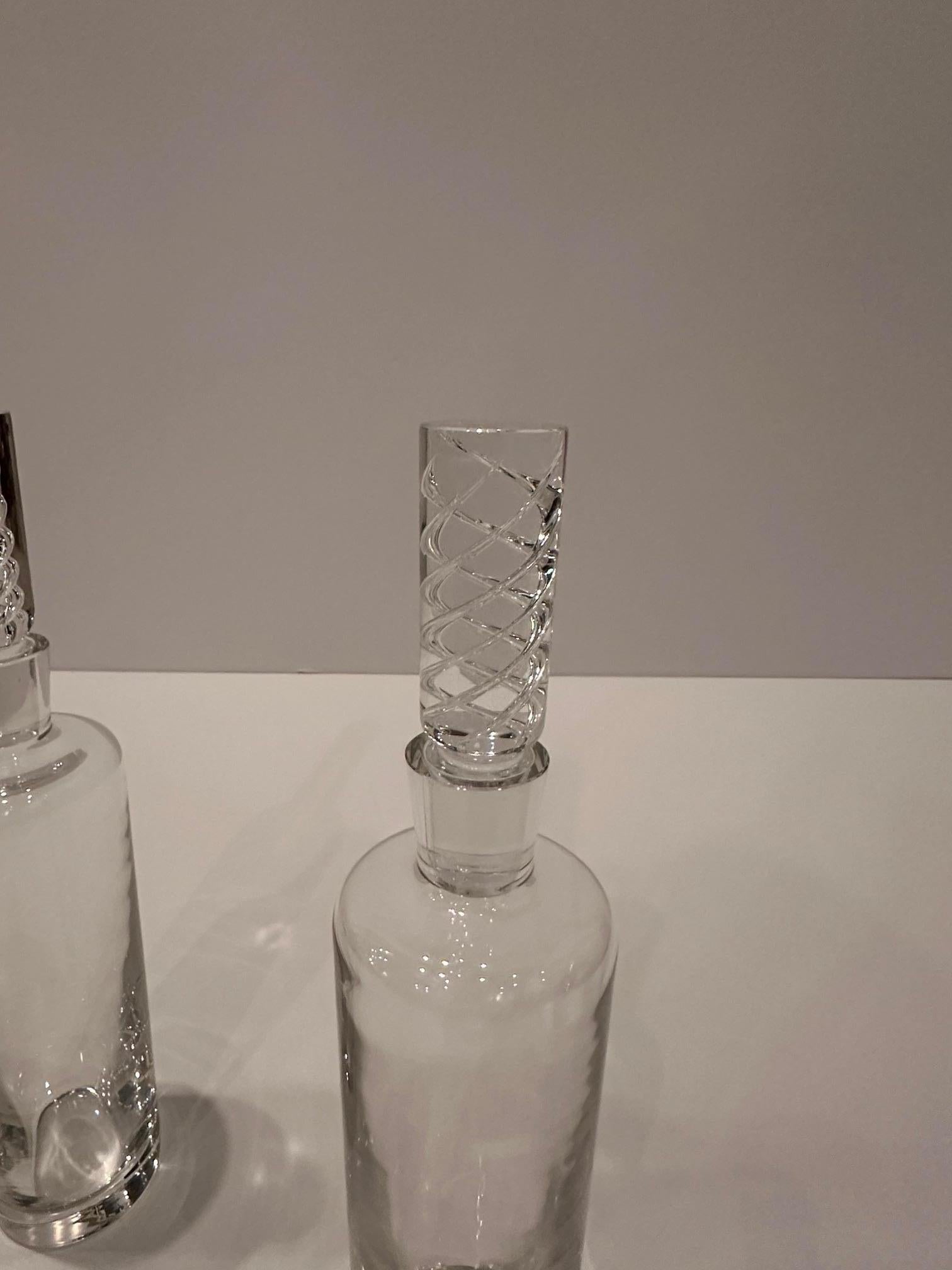 Beautiful Pair of Steuben Crystal Decanters with Stoppers For Sale 3