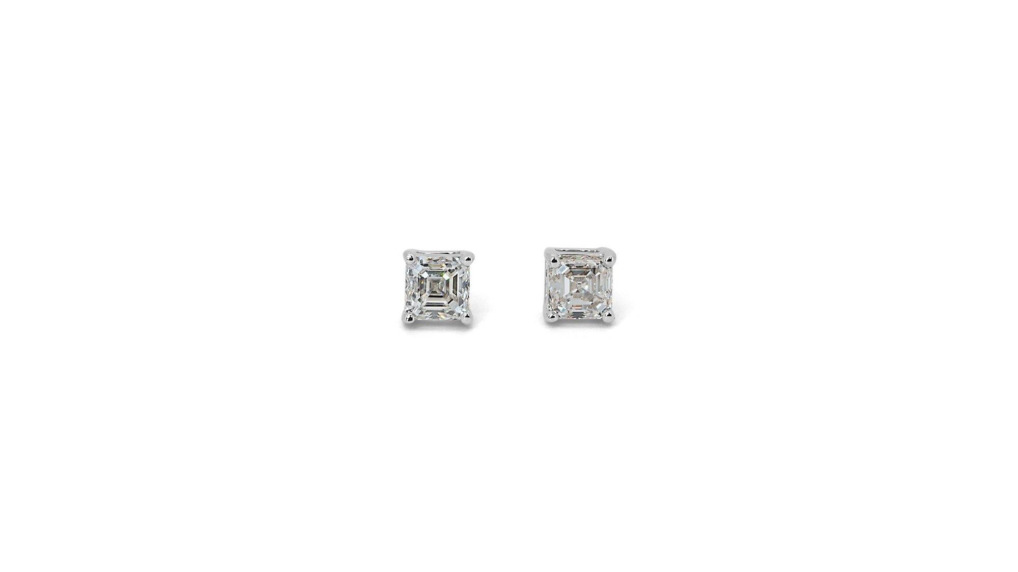 Beautiful pair of stud earrings with a dazzling 1.3 carat Asscher cut diamonds 5