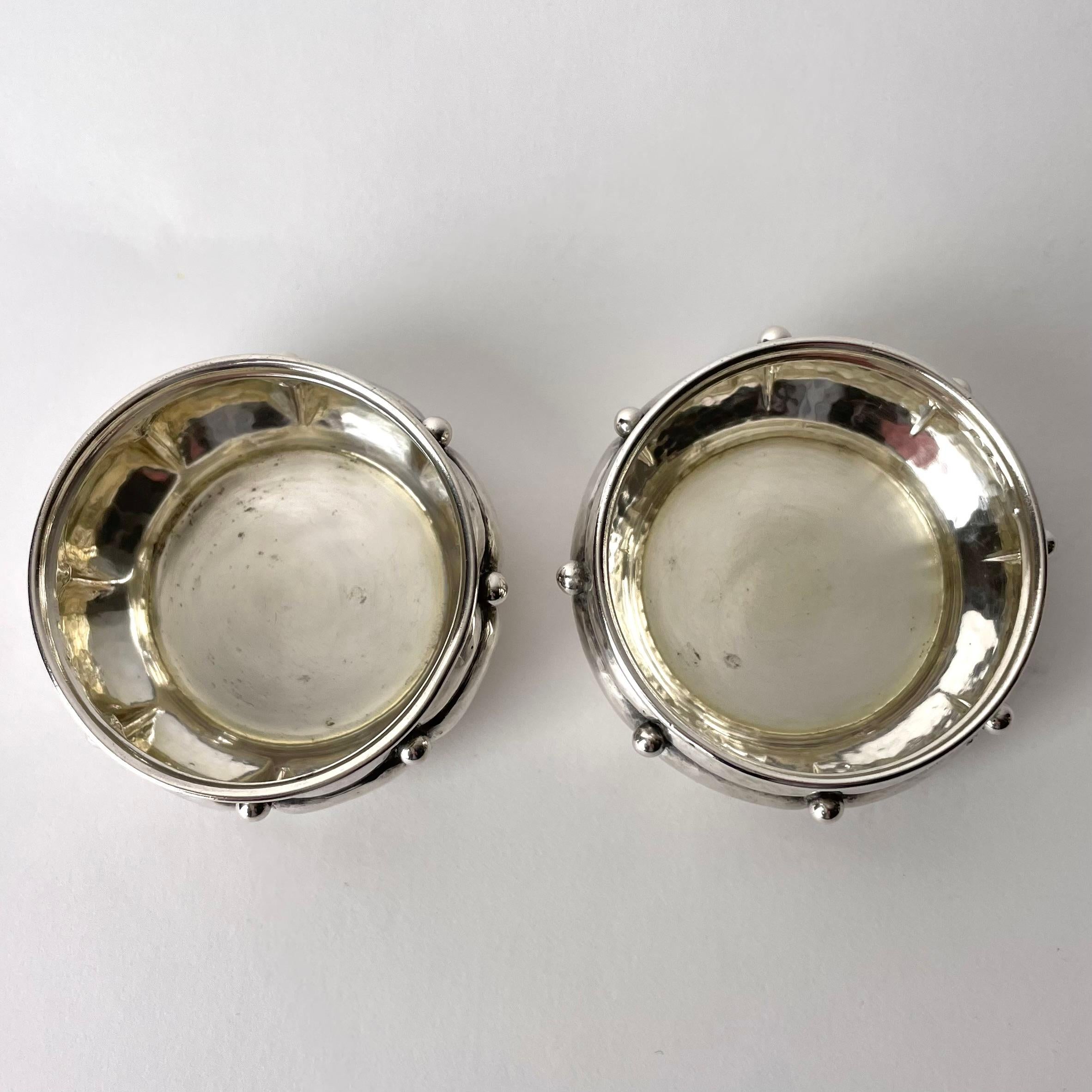 Early 20th Century Beautiful pair of Swedish Salt Cellars in Silver from 1922 For Sale