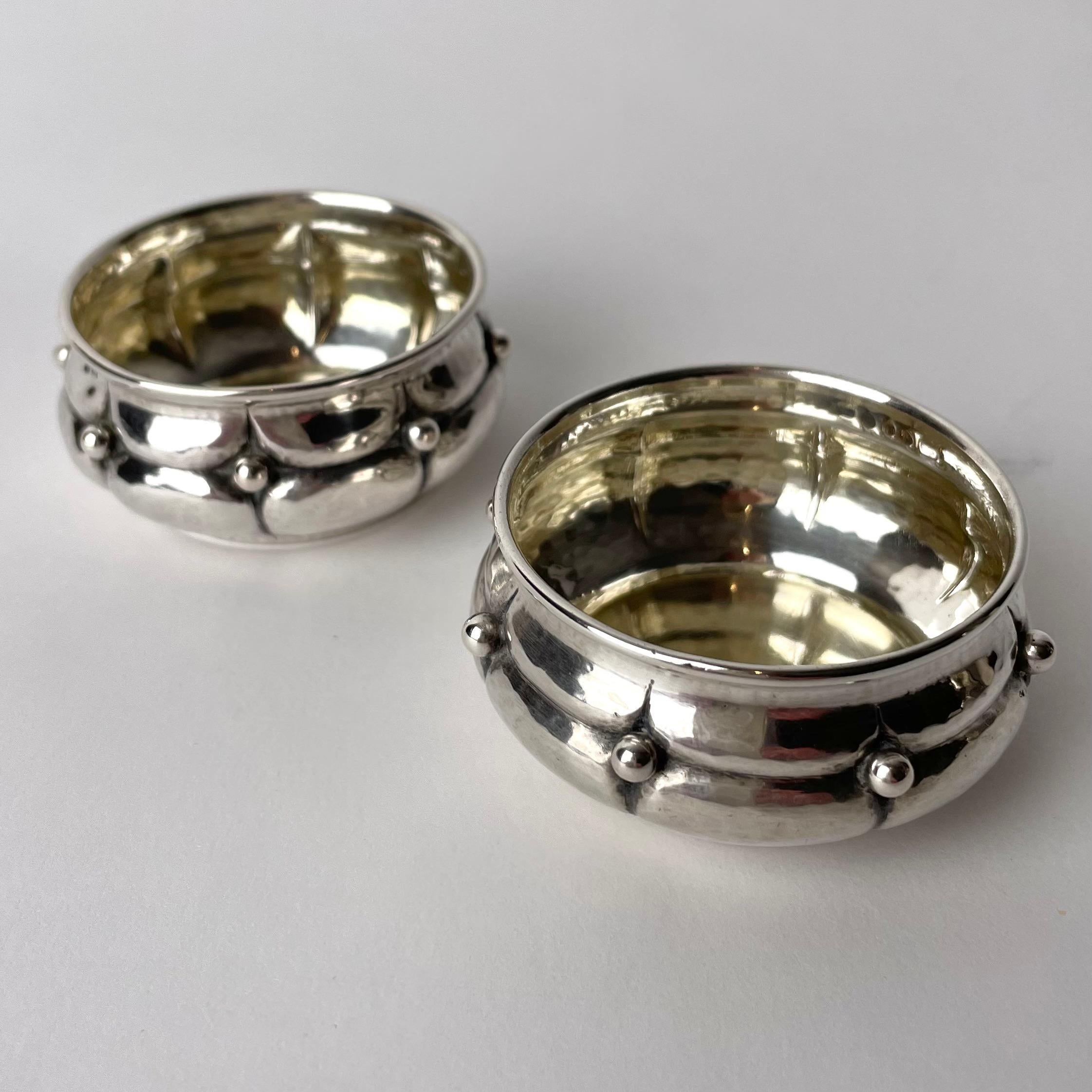 Beautiful pair of Swedish Salt Cellars in Silver from 1922 For Sale 1