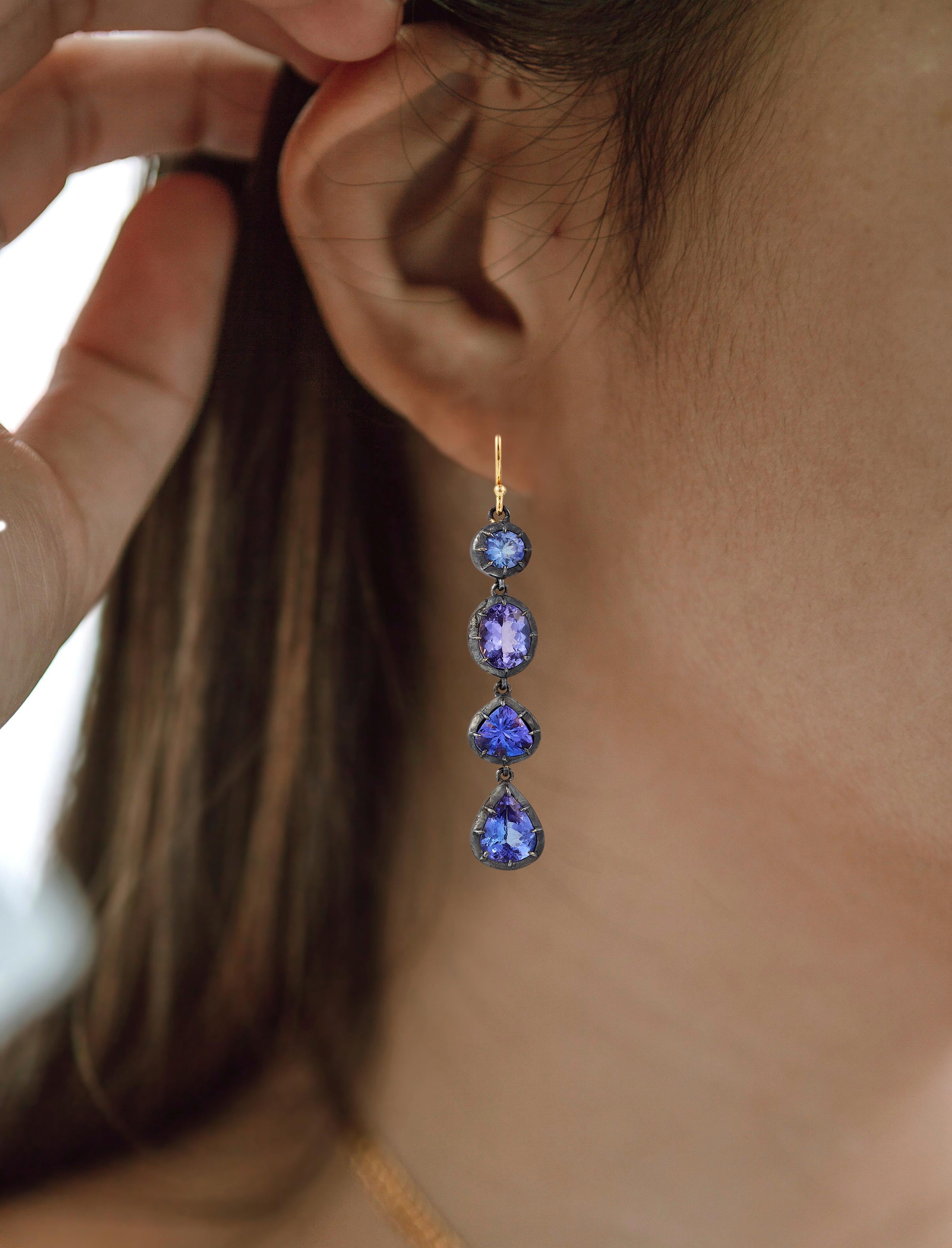 Beautiful Pair of Tanzanite Multi Shape Earrings In New Condition For Sale In Addlestone, GB