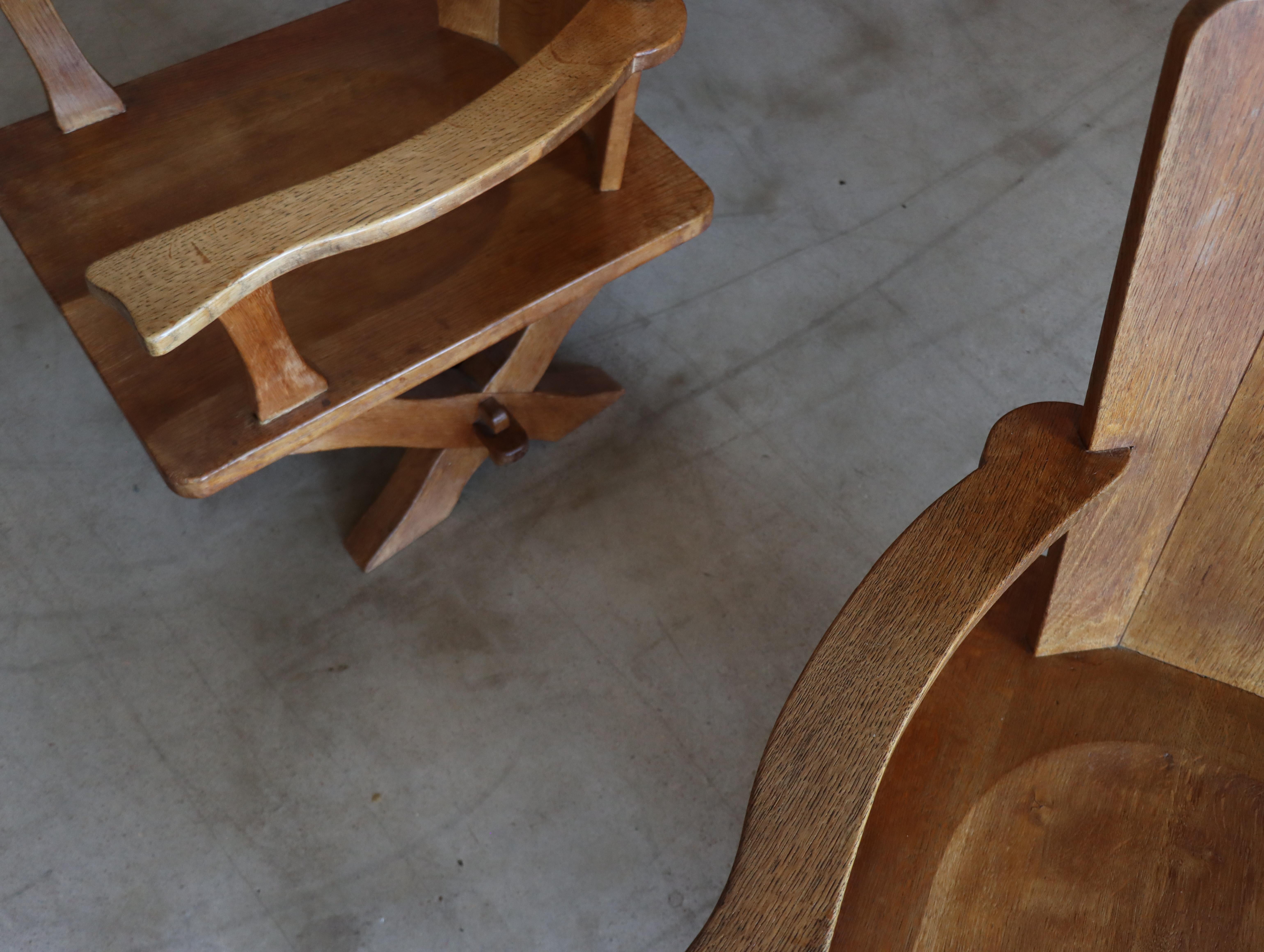 Magnifique paire de fauteuils de salon bas en chêne européen vintage  en vente 7