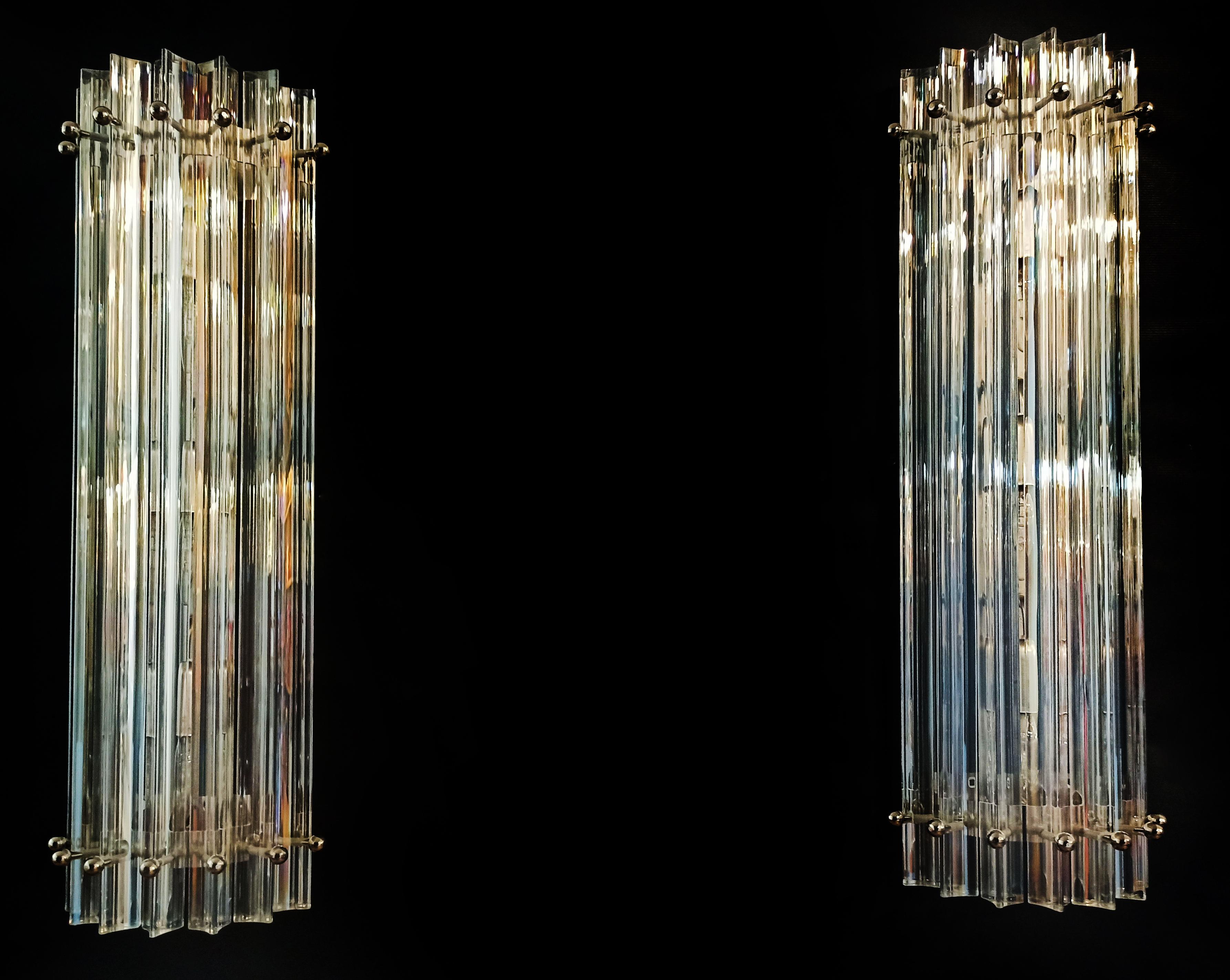 Beautiful Pair of Vintage Murano Wall Sconce – Iridescent Triedri Glass, Murano For Sale 2