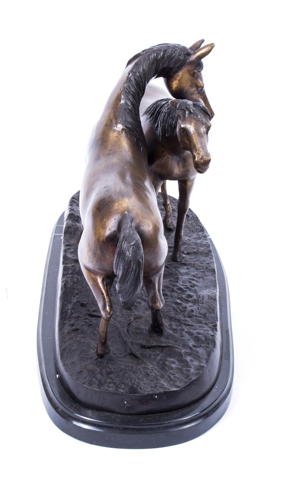 Pair of Thoroughbred Horses Bronze Sculpture In Excellent Condition In London, GB