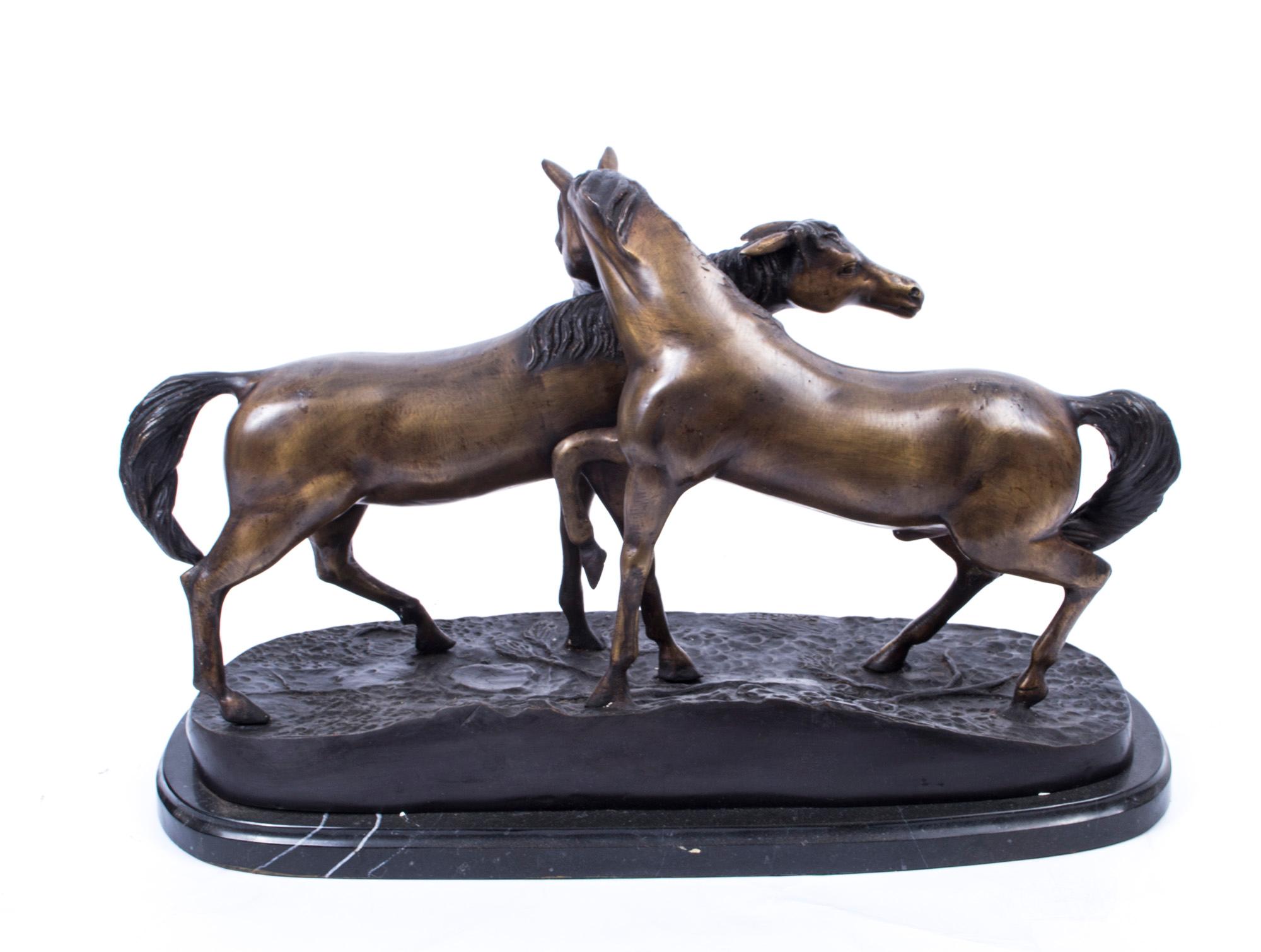 Pair of Thoroughbred Horses Bronze Sculpture 1