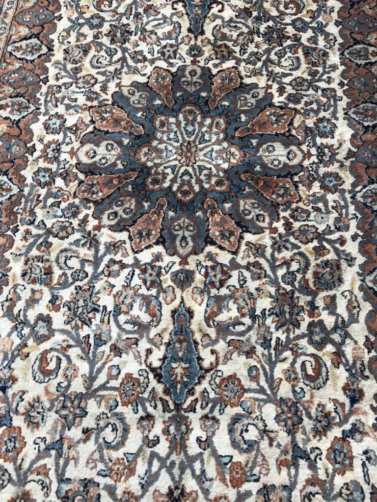 Beautiful Pakistanese Punjab Rug For Sale at 1stdibs