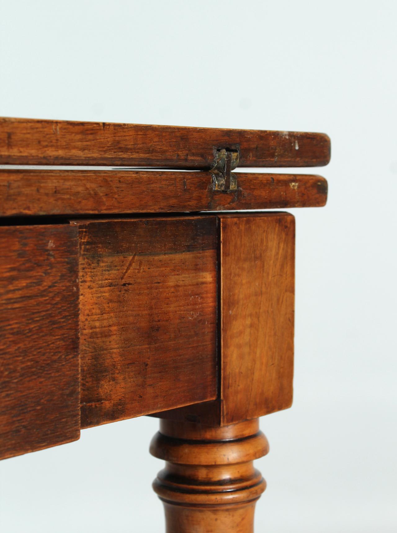 Beautiful Patina Demi-Lune Dining Table, Walnut, Round, Extendable, c. 1860 In Good Condition In Greven, DE