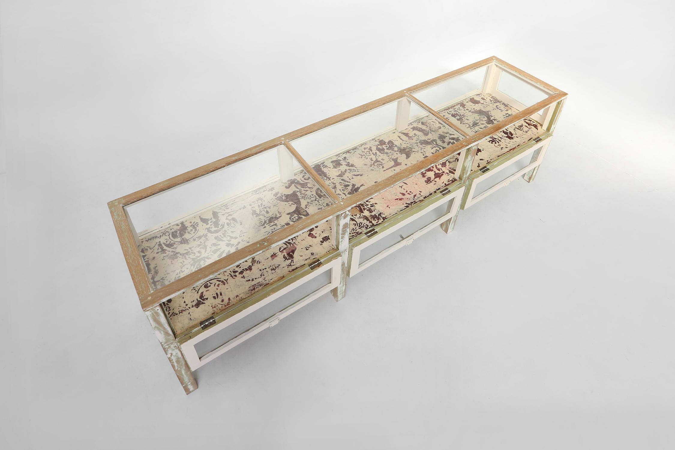 Magnifique grande vitrine rustique en chêne patiné, France ca. 1900 en vente 8