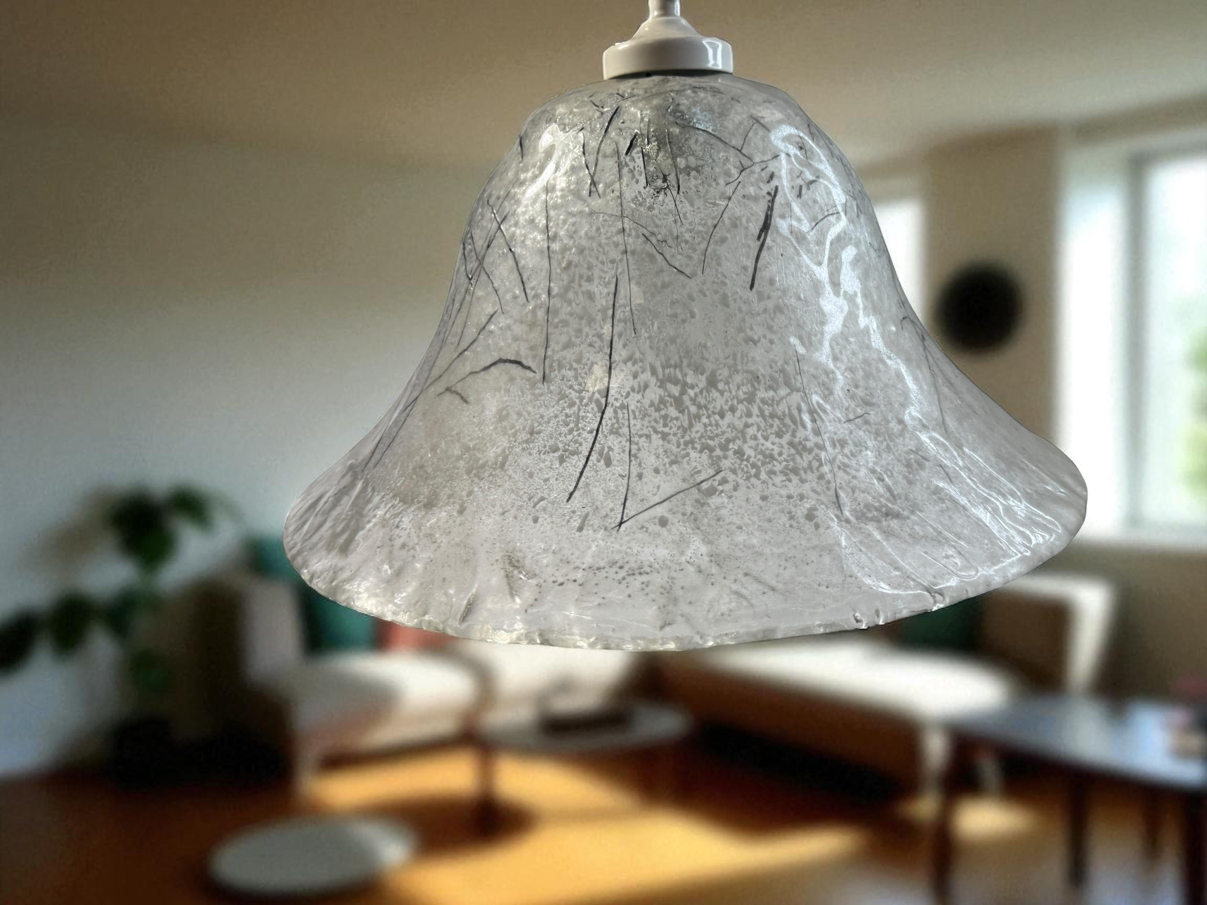 Bellissima lampada a sospensione nello stile di Carlo Nason per Mazzega, Italia in vendita 8