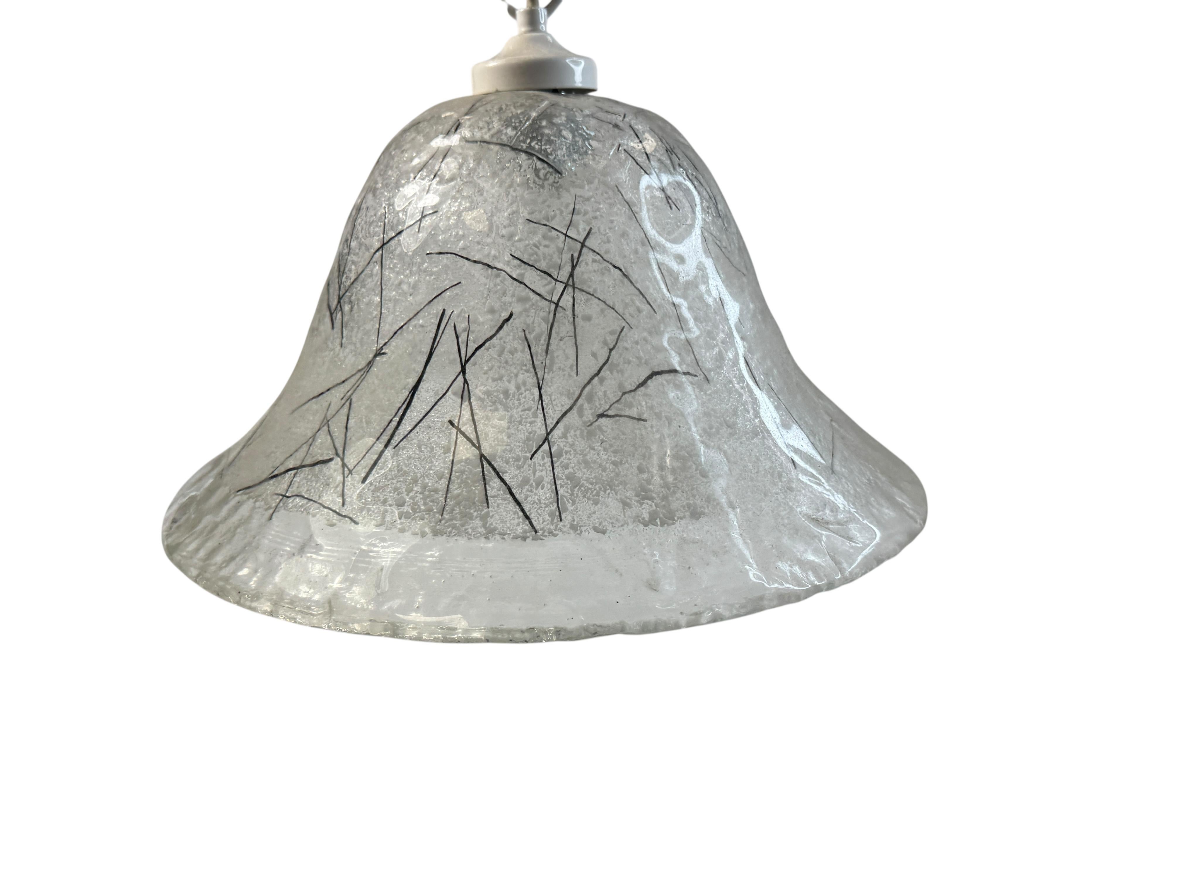 Bellissima lampada a sospensione nello stile di Carlo Nason per Mazzega, Italia In condizioni buone in vendita a Nuernberg, DE