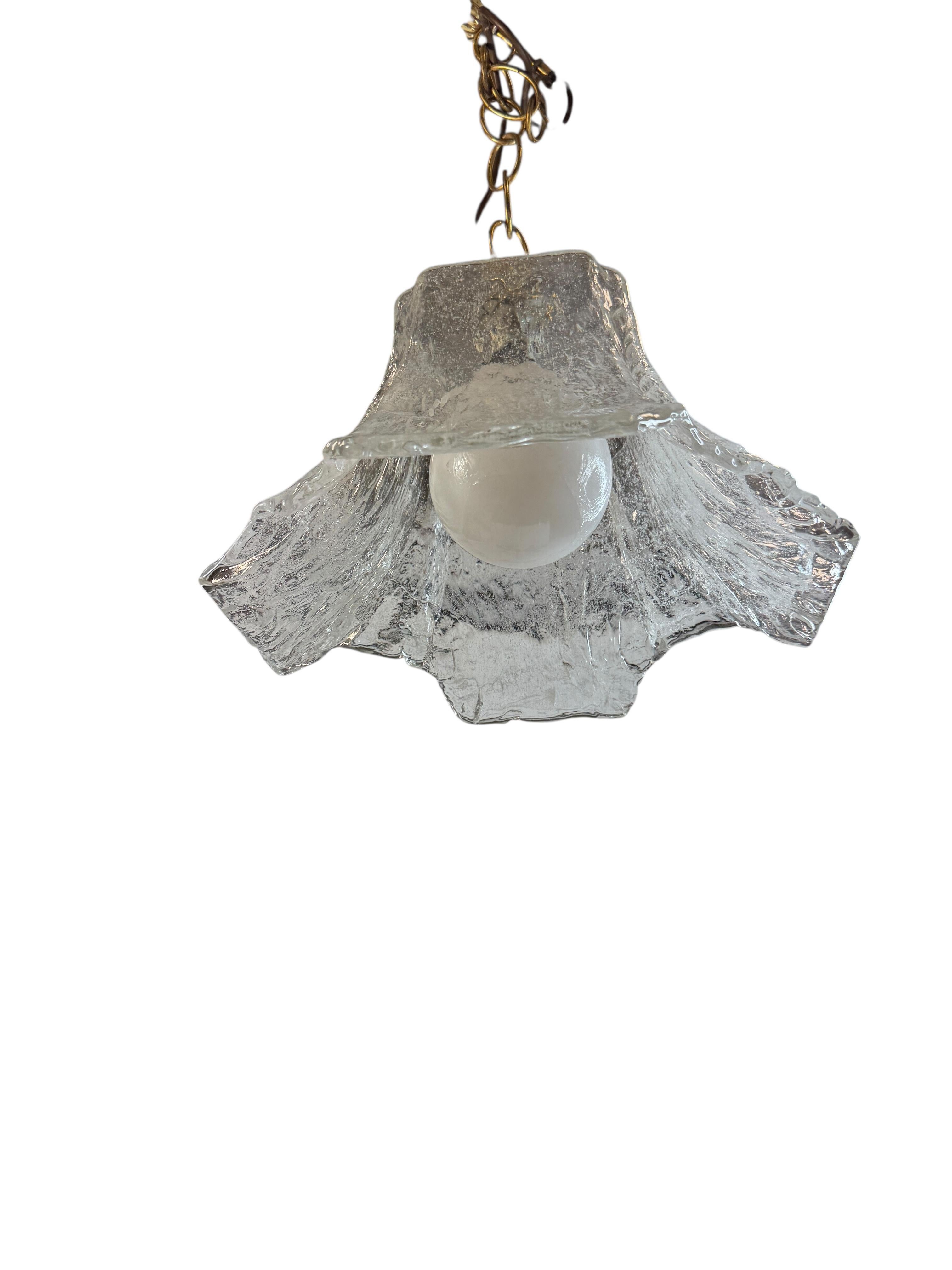 Metallo Bellissima lampada a sospensione nello stile di Carlo Nason per Mazzega, Italia in vendita