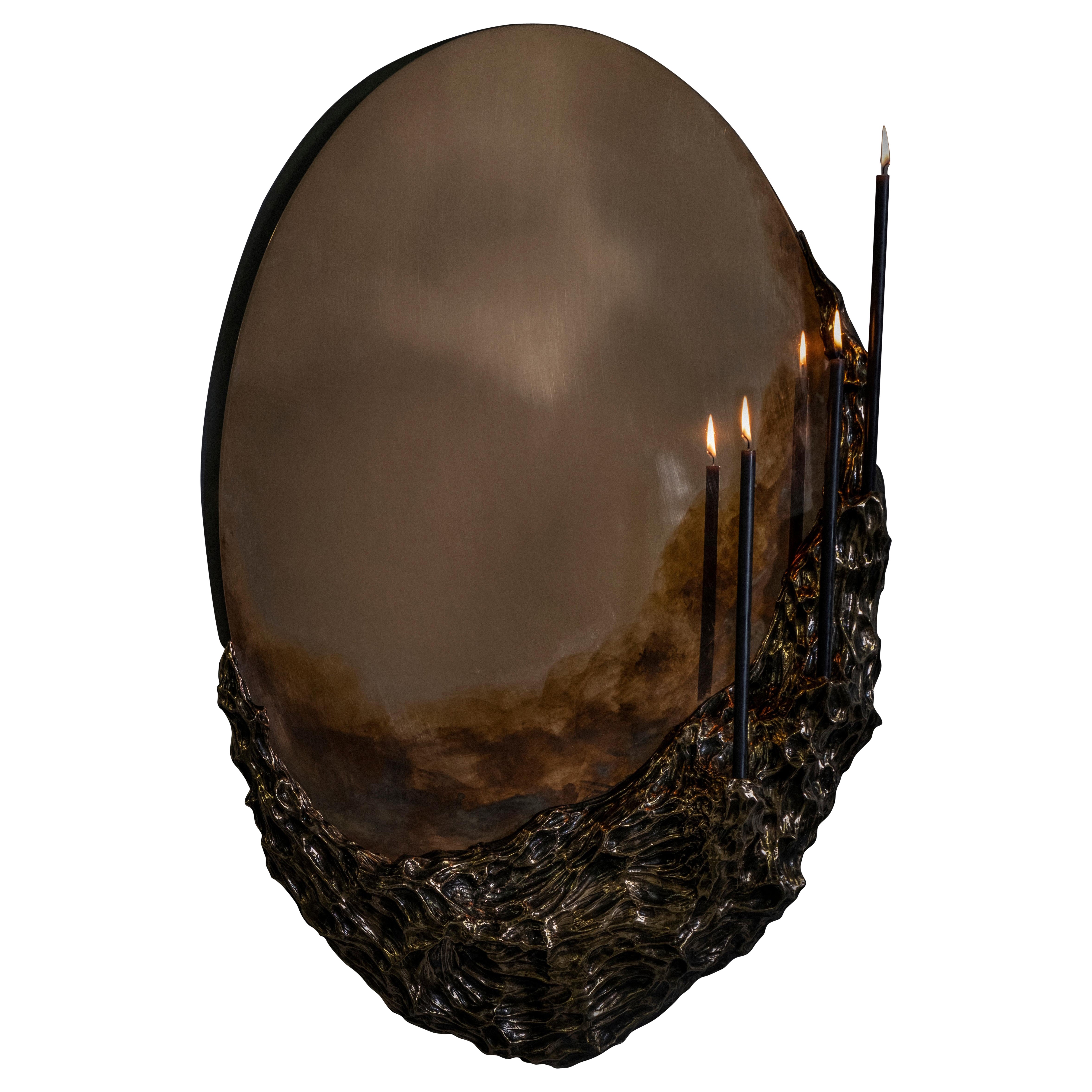 Miroir « Beautiful People II » en bronze coulé, par William Guillon