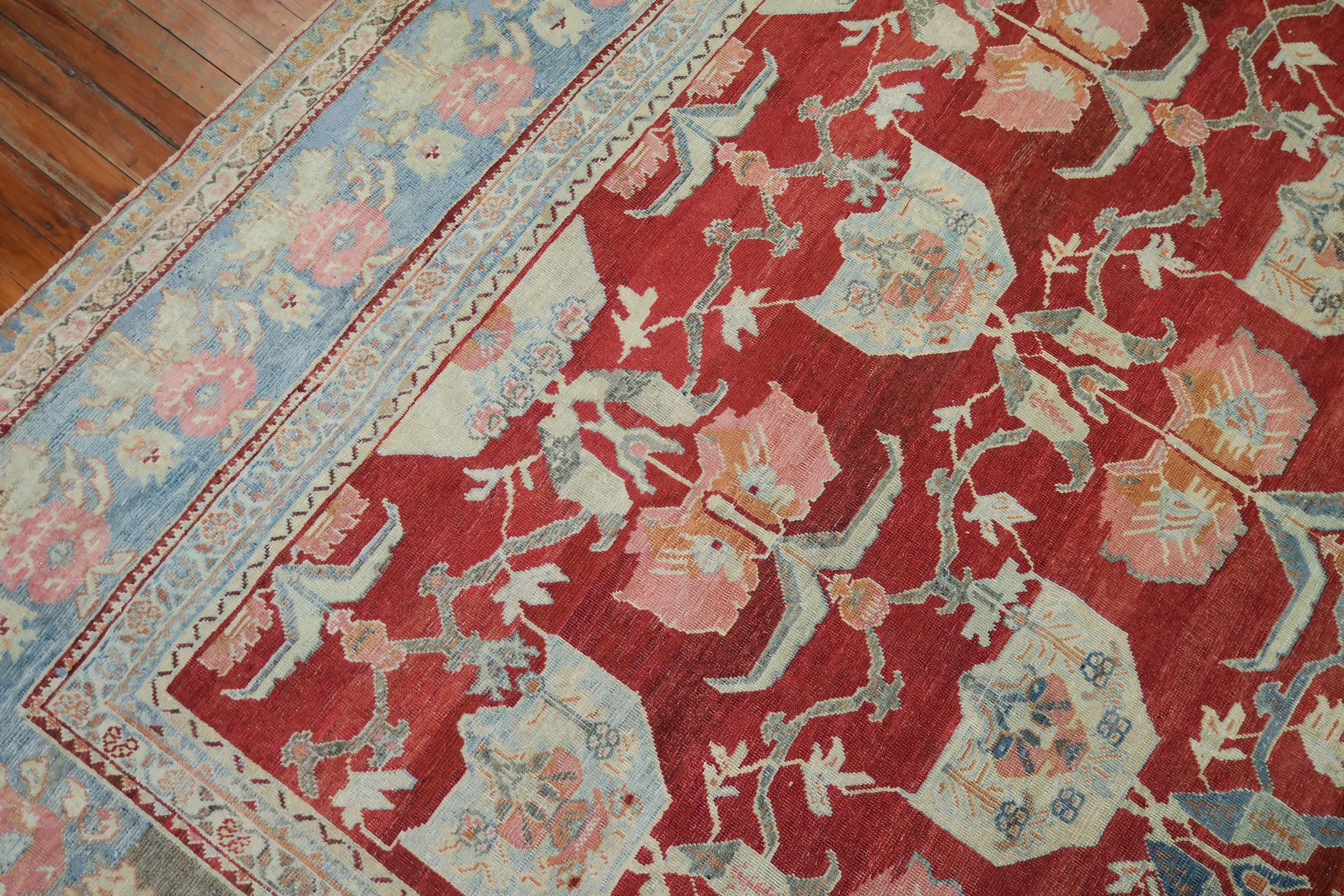 Laine Magnifique tapis persan à motifs floraux en vente