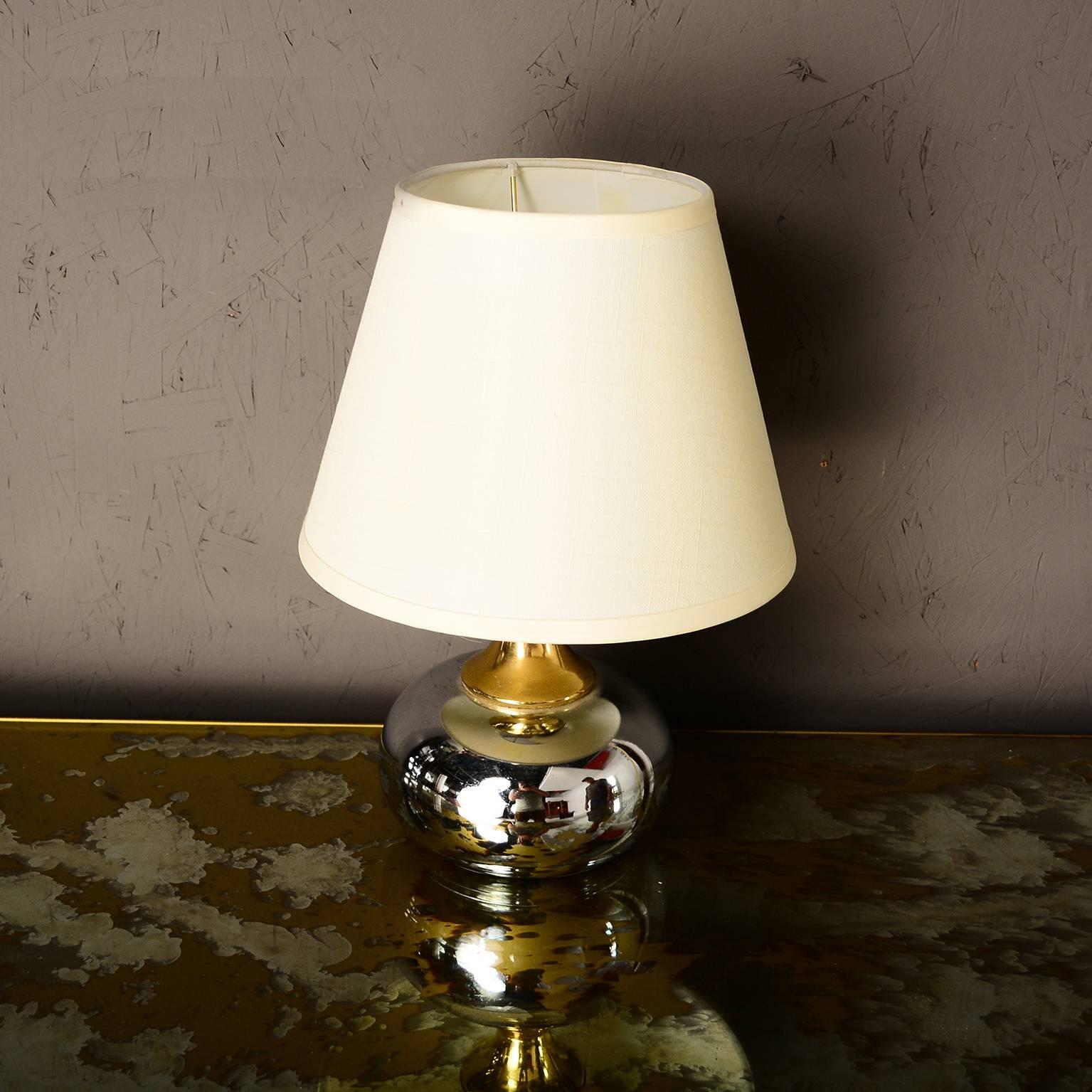 Beautiful Petite Sculptural Table Lamp, 1960s In Good Condition In Chula Vista, CA