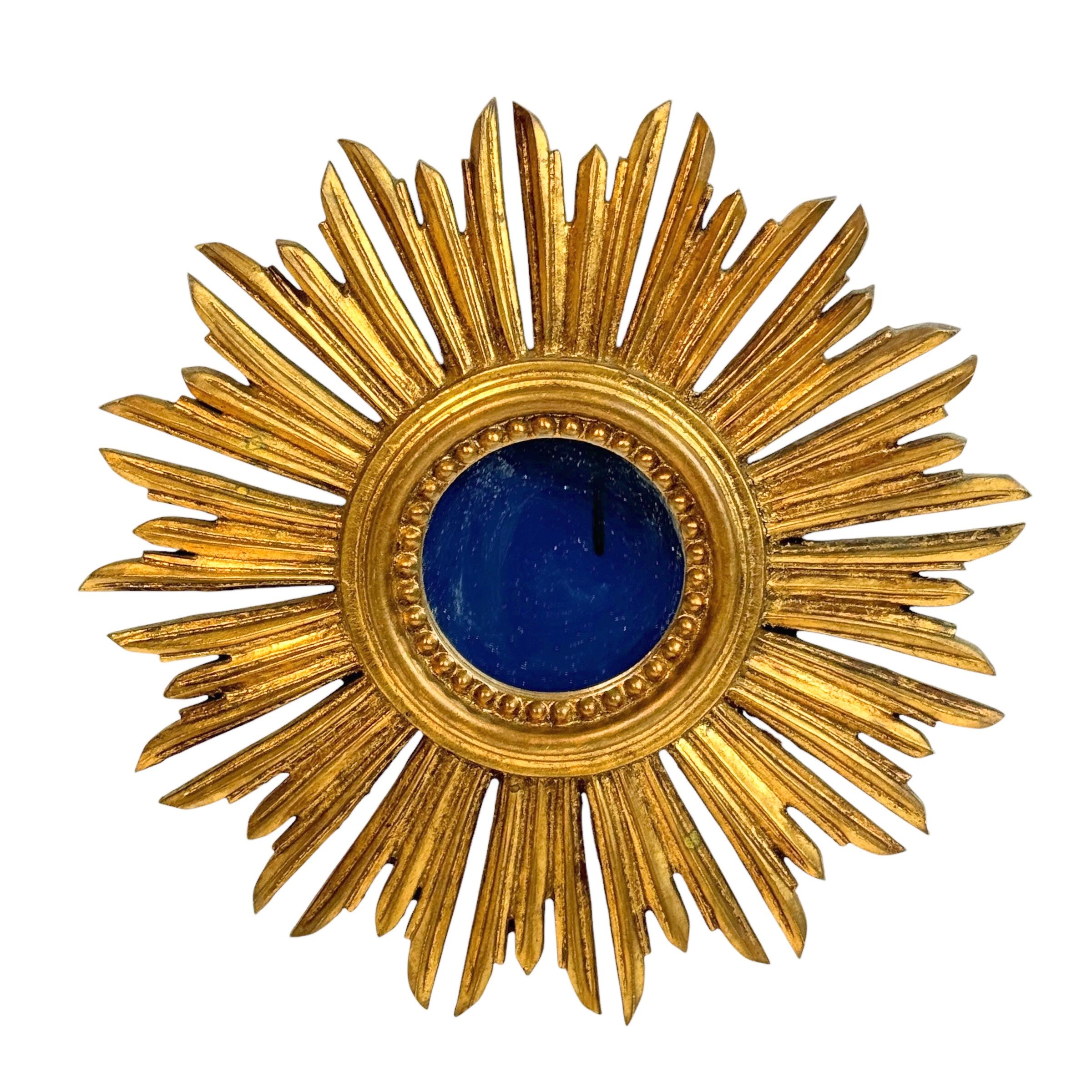 Ein wunderschöner Starburst-Sunburst-Spiegel. Hergestellt aus vergoldetem Holz. Keine Chips, keine Risse, keine Reparaturen. Es misst ca.: 12,13 