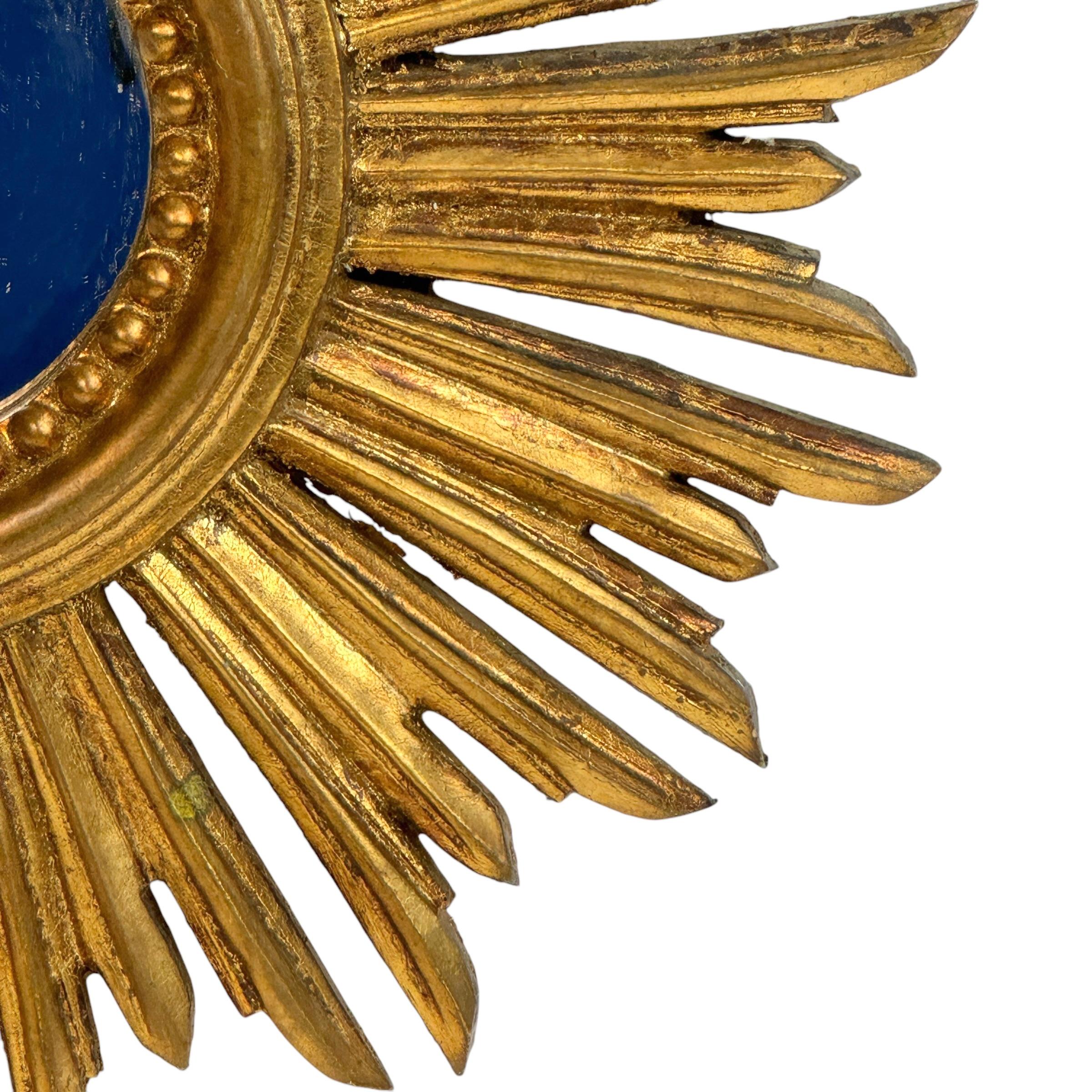 Schöner Petite Starburst Sunburst Vergoldeter Holzspiegel, Deutschland ca. 1950er Jahre (Mitte des 20. Jahrhunderts) im Angebot