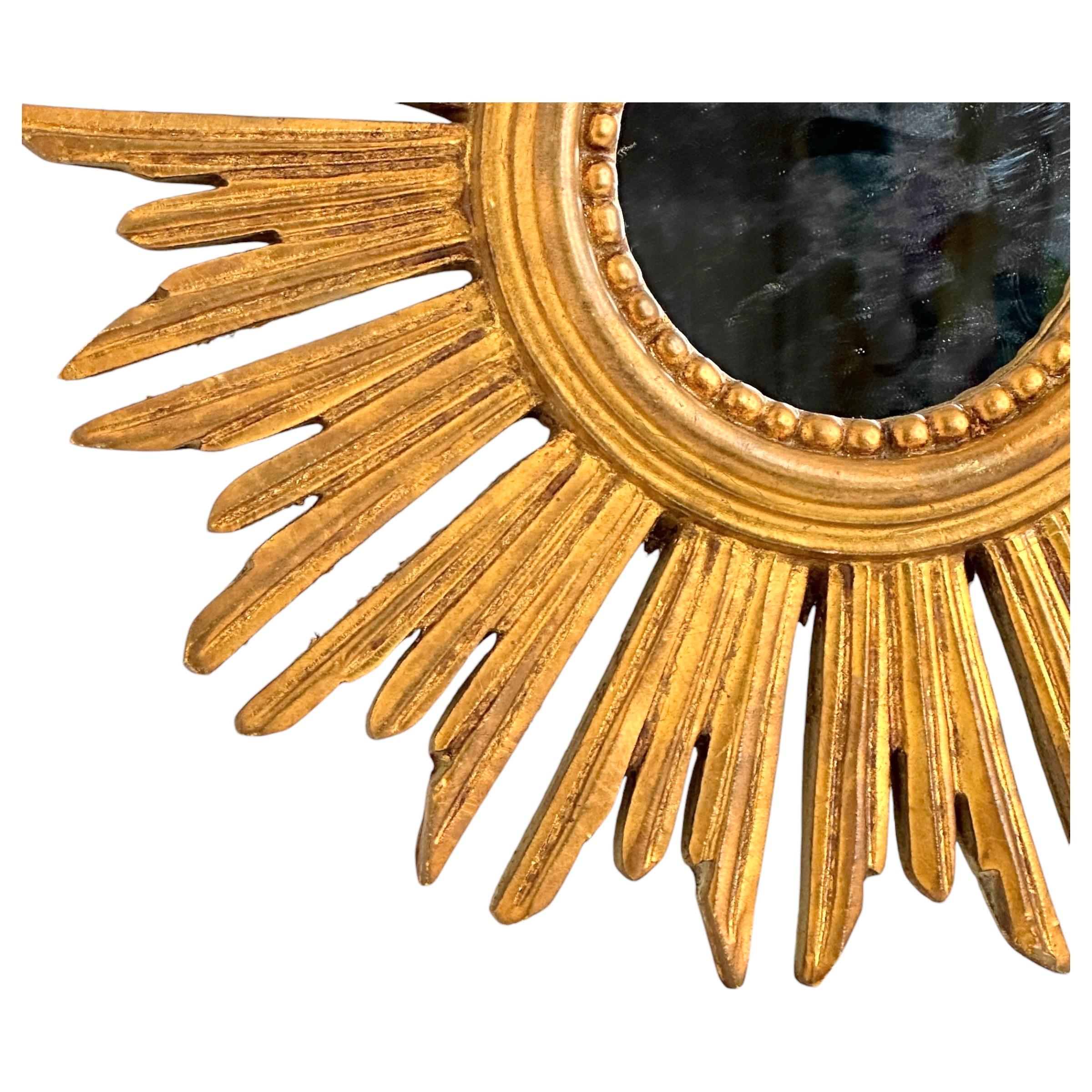 Schöner Petite Starburst Sunburst Vergoldeter Holzspiegel, Deutschland ca. 1950er Jahre (Mitte des 20. Jahrhunderts) im Angebot