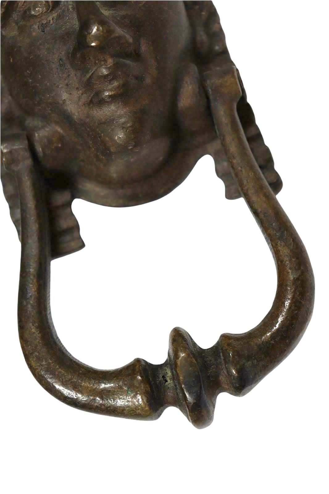 Beautiful Pharaoh Head Door Knocker, Bronze, German, 19th Century In Good Condition For Sale In Nuernberg, DE