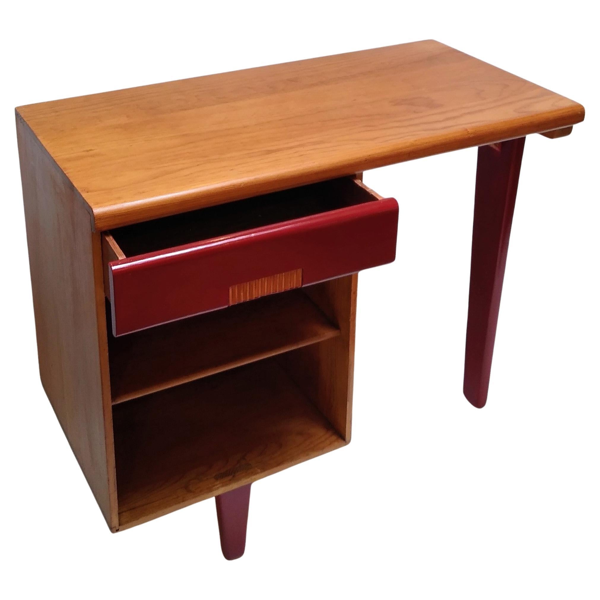 Beautiful pinewood compact writing desk by Michael Van Beuren for "Domus" México For Sale
