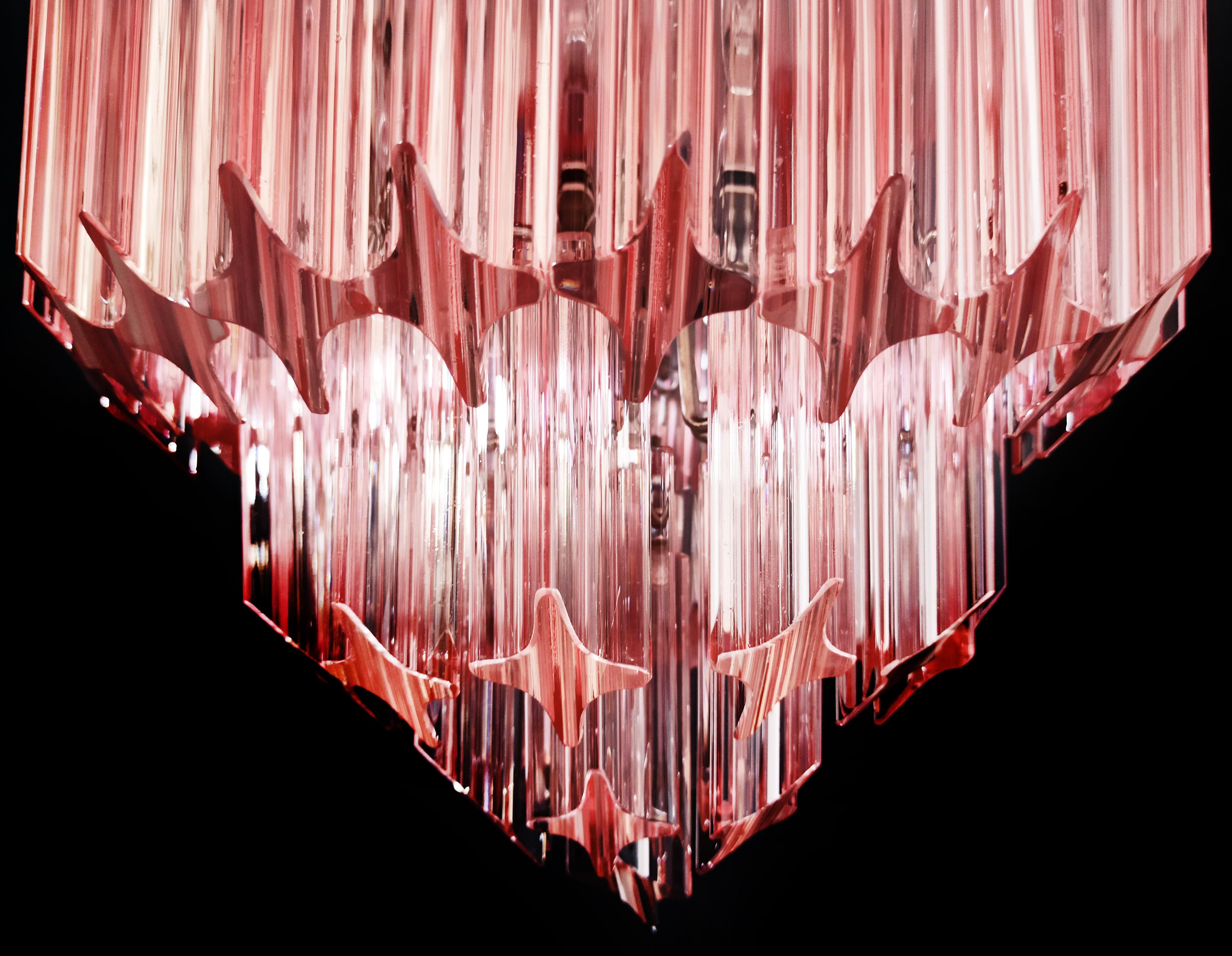 Beautiful Pink Murano glass chandelier - 112 pink quadriedri in vendita 6