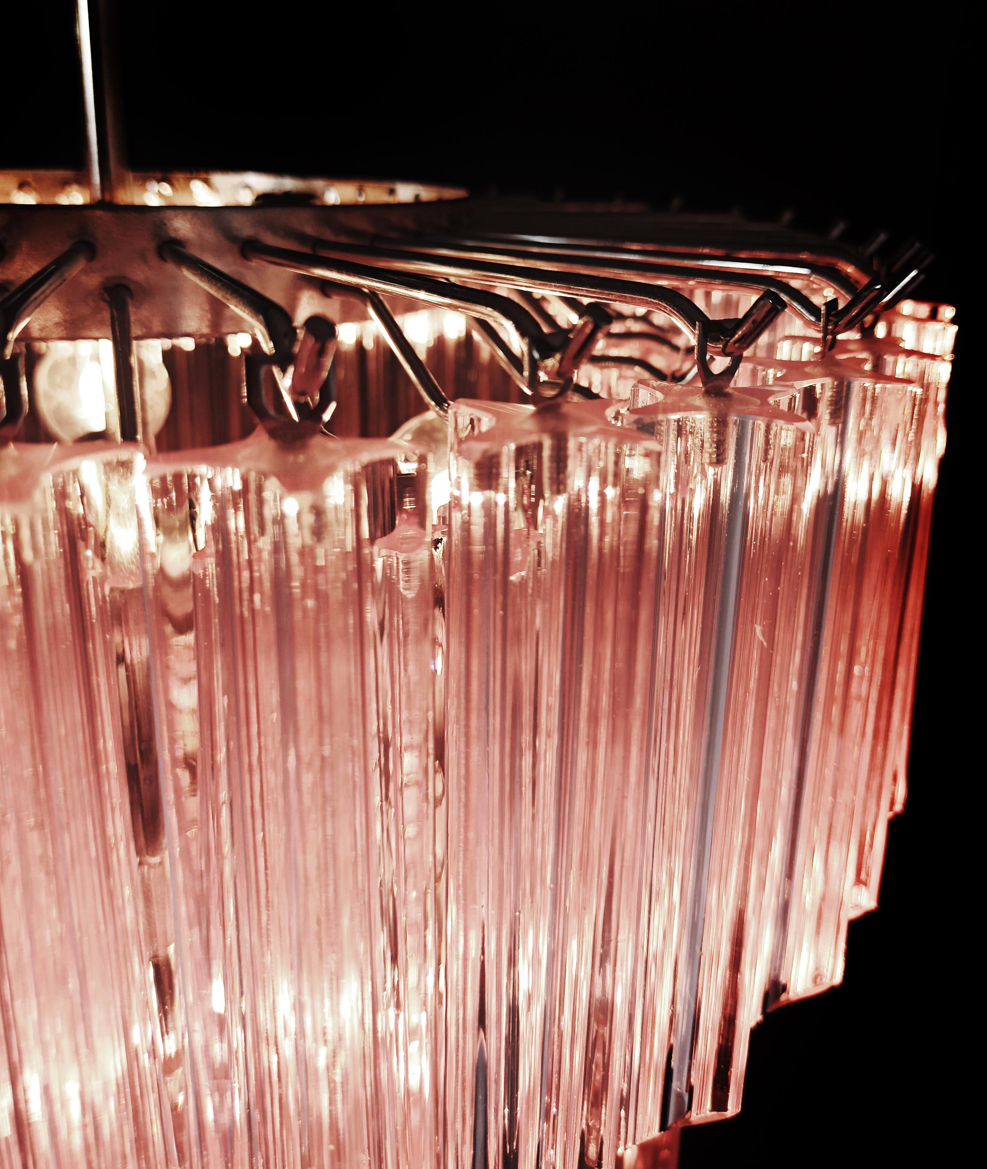 Beautiful Pink Murano glass chandelier - 112 pink quadriedri For Sale 11