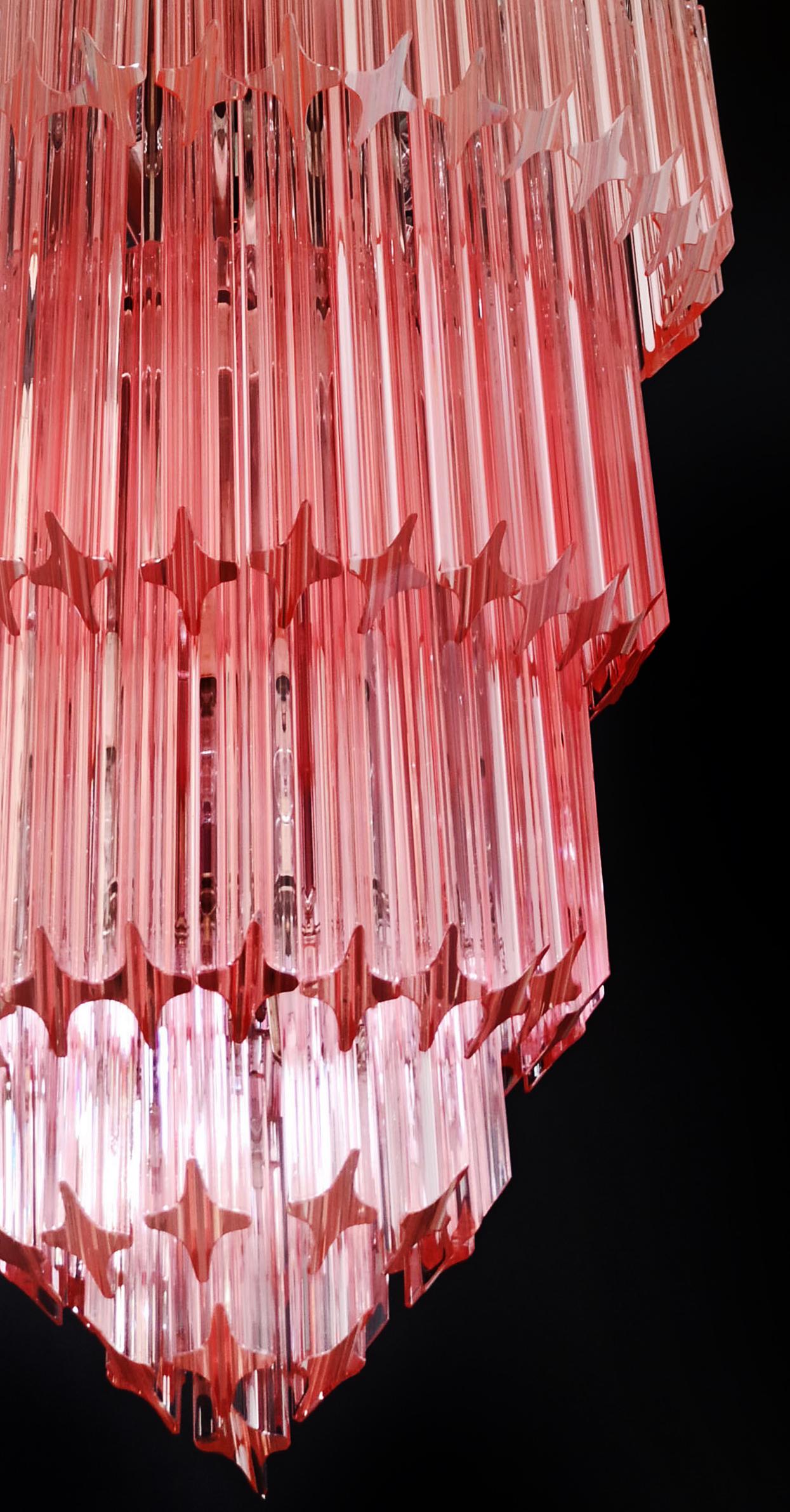 Beautiful Pink Murano glass chandelier - 112 pink quadriedri For Sale 1