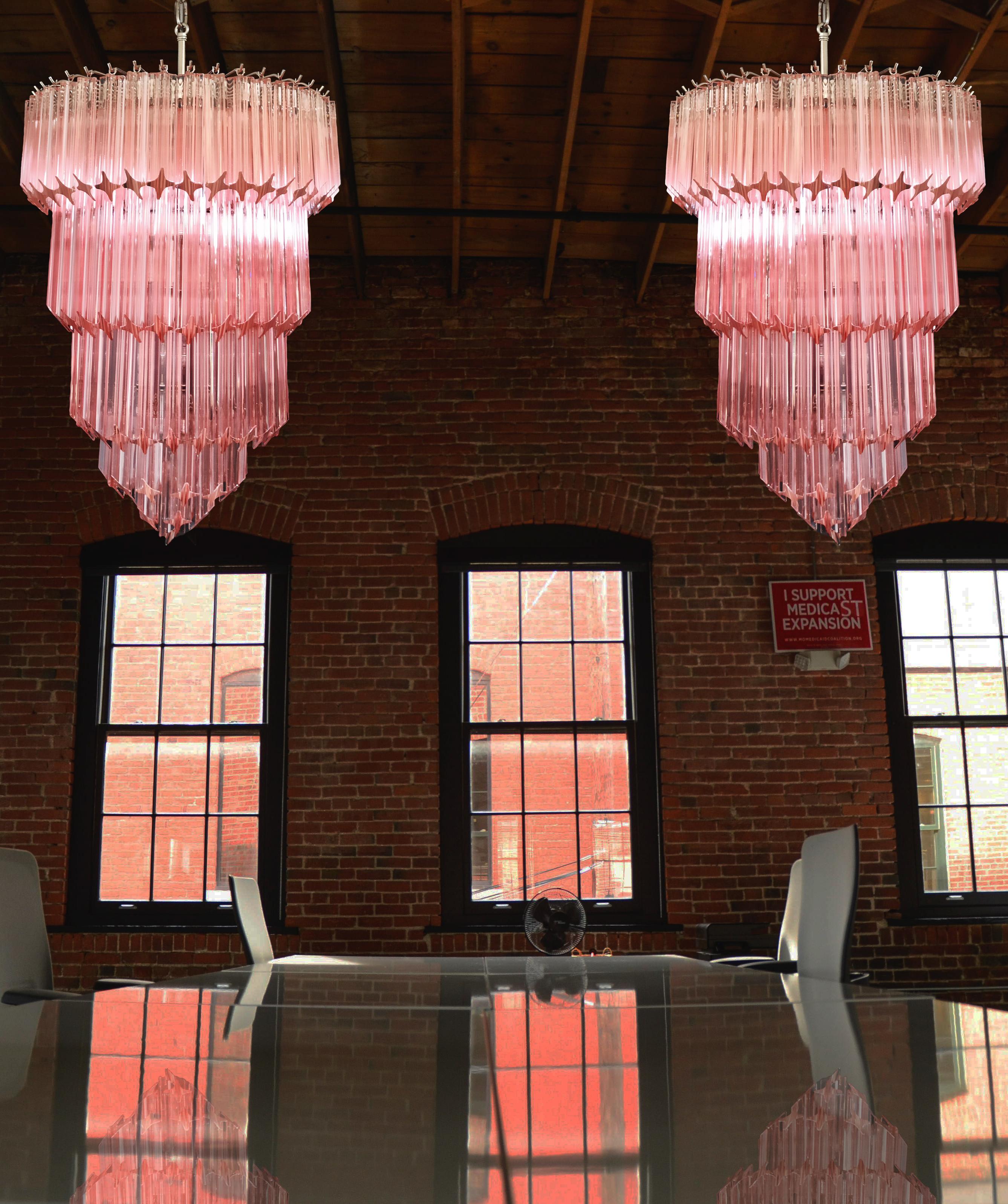 Late 20th Century Beautiful Pink Murano glass chandeliers - 112 pink quadriedri For Sale