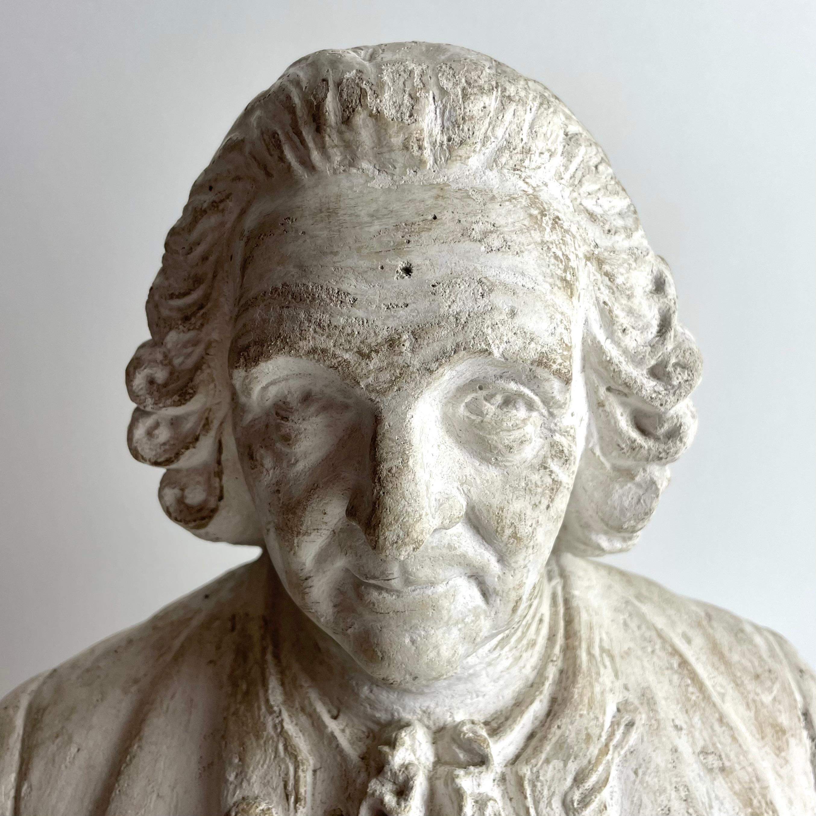 Precioso busto de escayola del famoso científico sueco Carl von Linne. Yeso en venta