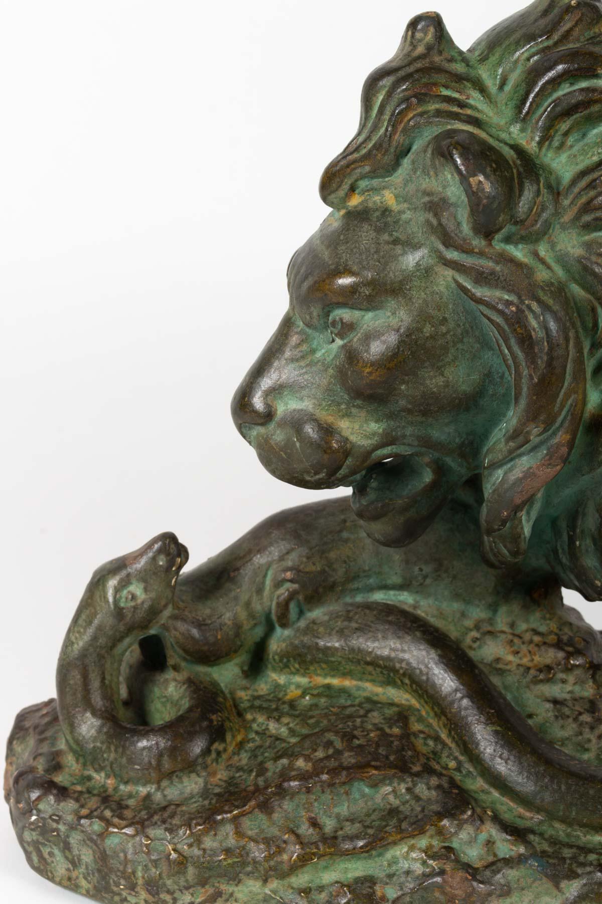 Beautiful Plaster Sculpture, Lion and Snake, Romeo Capovani, Italy, circa 1925 In Good Condition For Sale In Saint-Ouen, FR