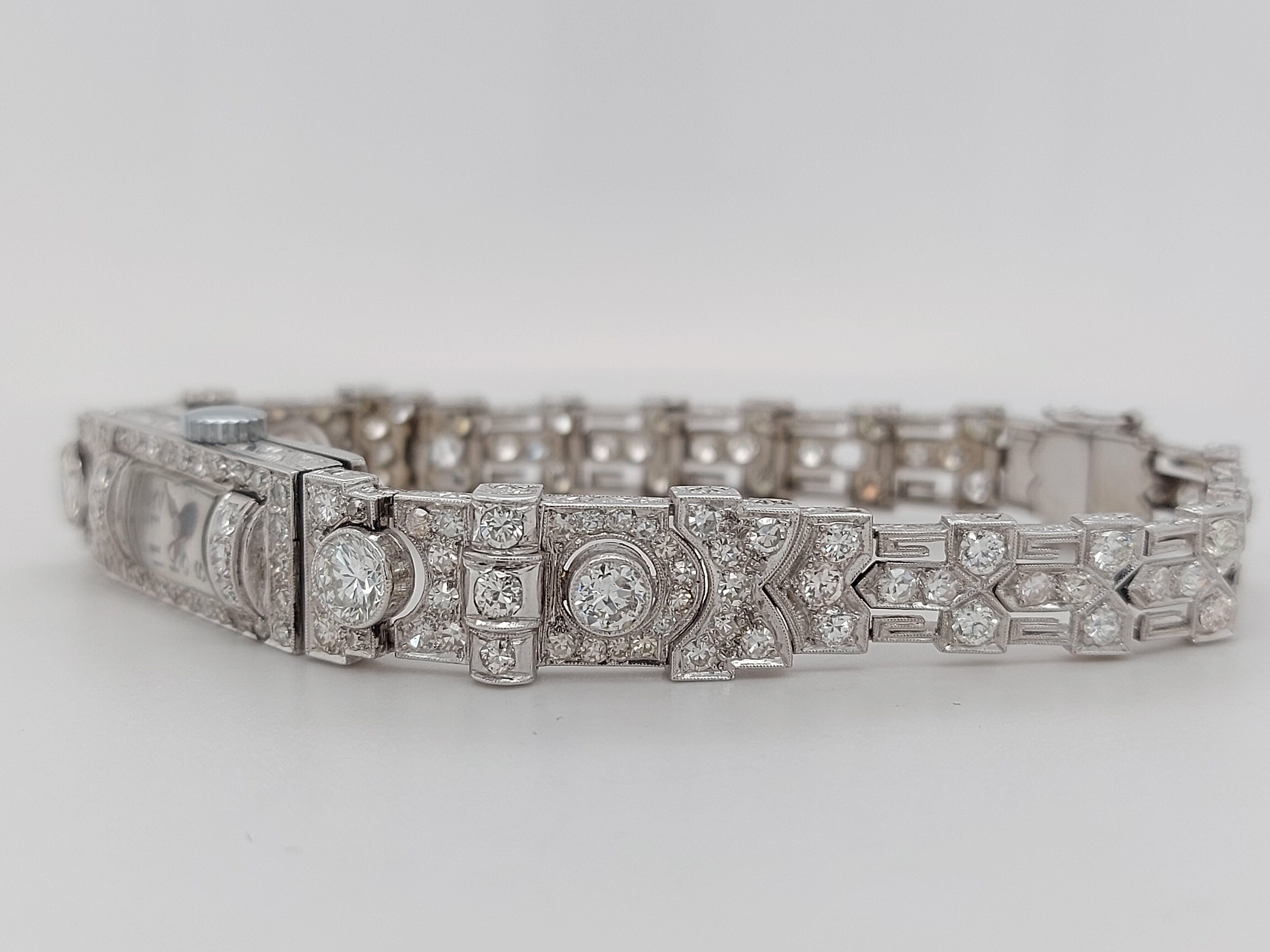 Schöne Platin Diamant Art Deco Uhr Diamant-Armband im Zustand „Hervorragend“ im Angebot in Antwerp, BE