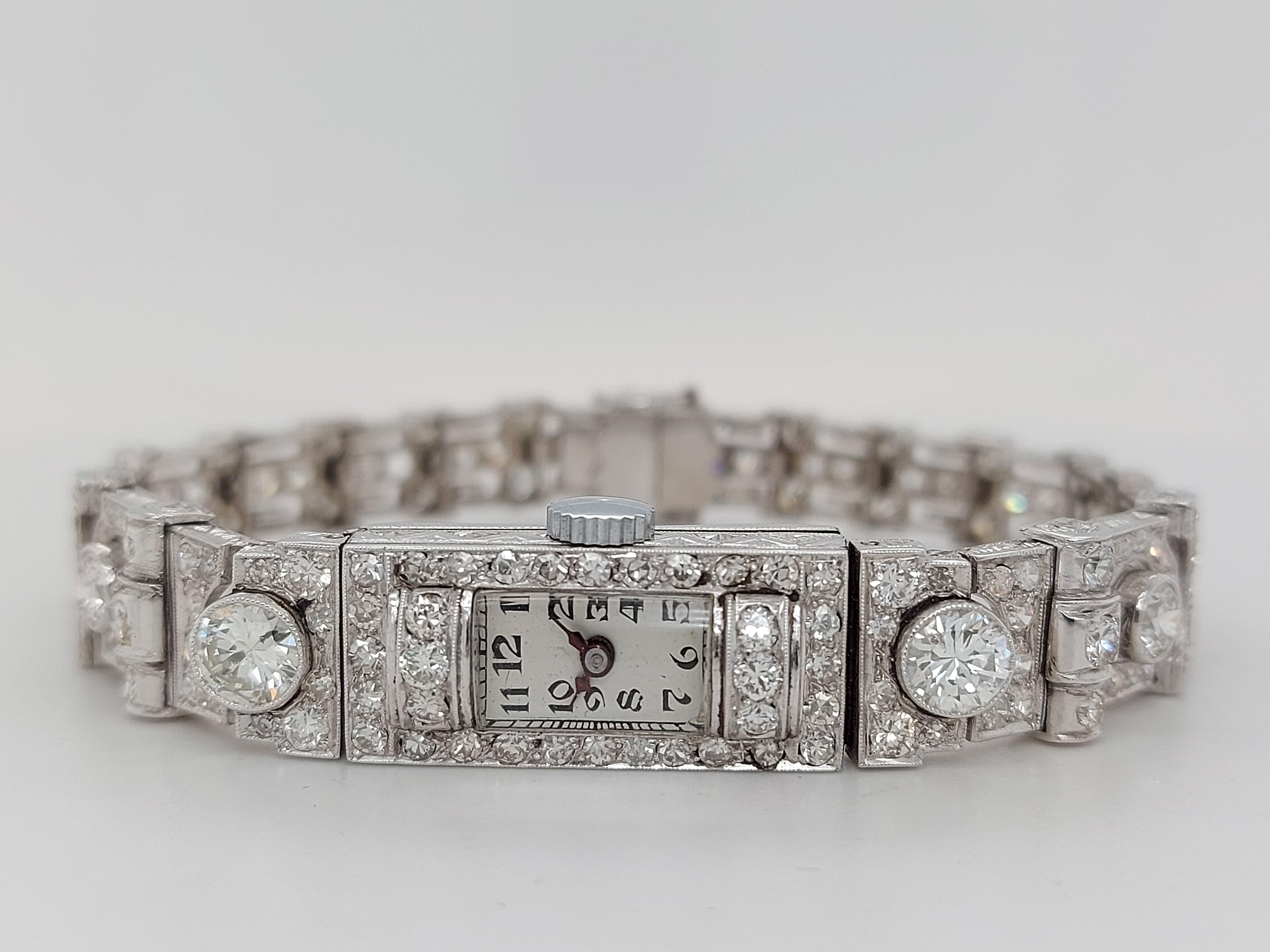 Magnifique bracelet montre Art déco en platine, diamants et diamants en vente 2