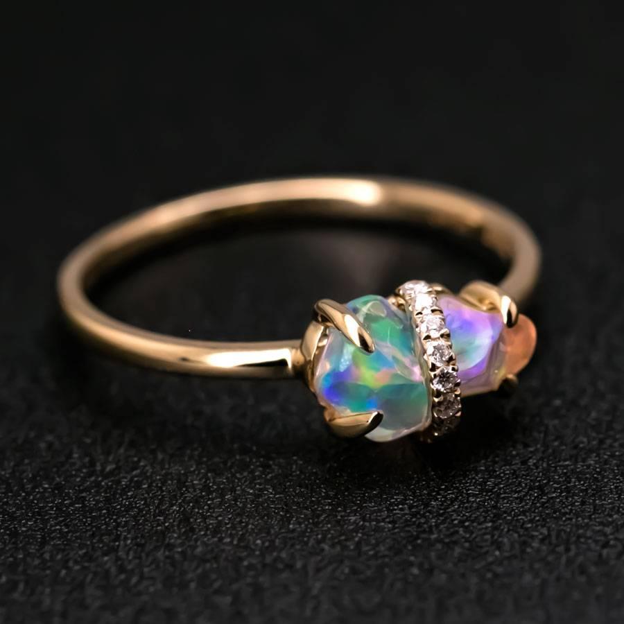 Brilliant Cut Beautiful Play of Color Mexican Fire Opal Engagement Ring 18K Yellow Gold For Sale