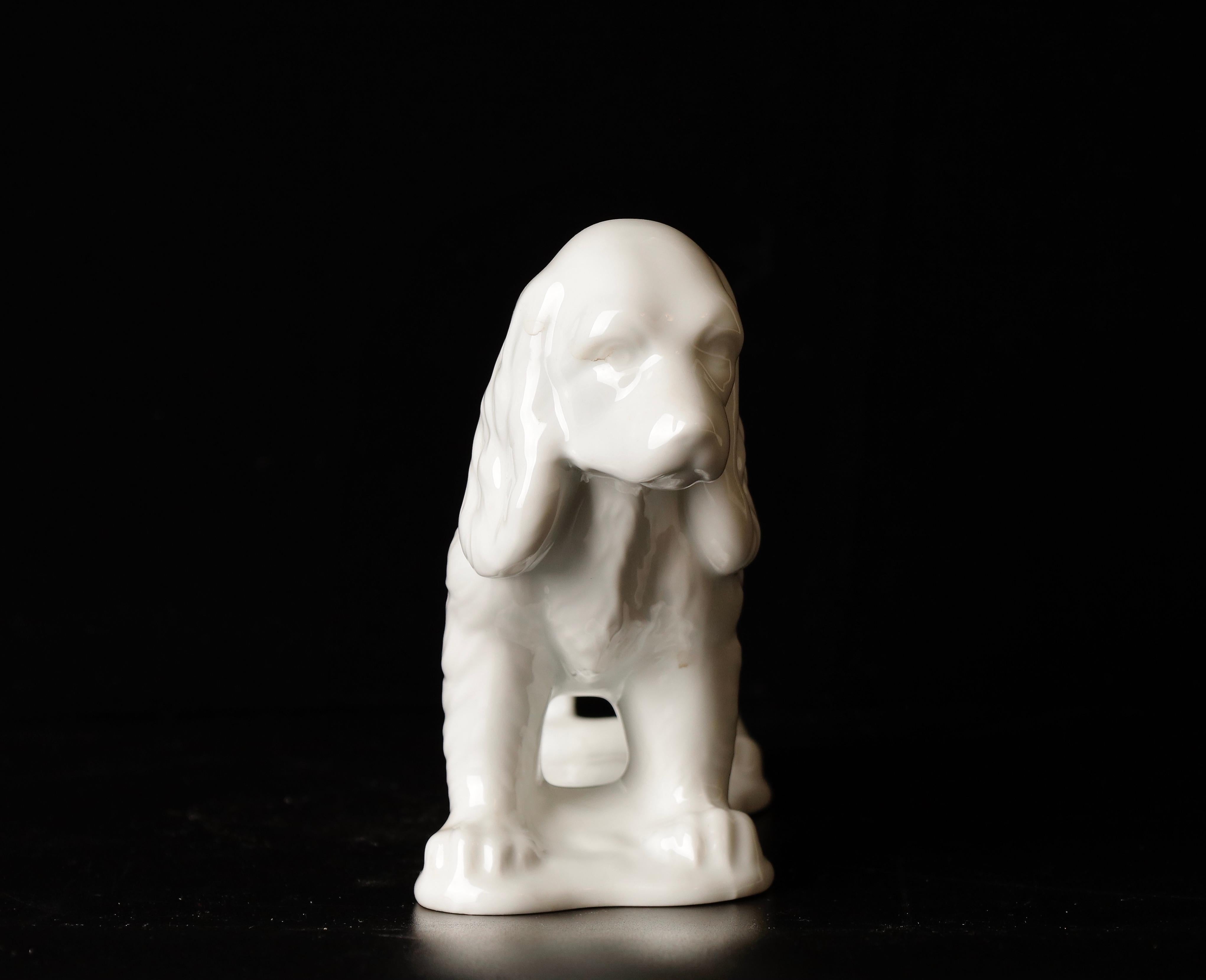 Beautiful Porcelain Dog Okimono Object by Shozan For Sale 1