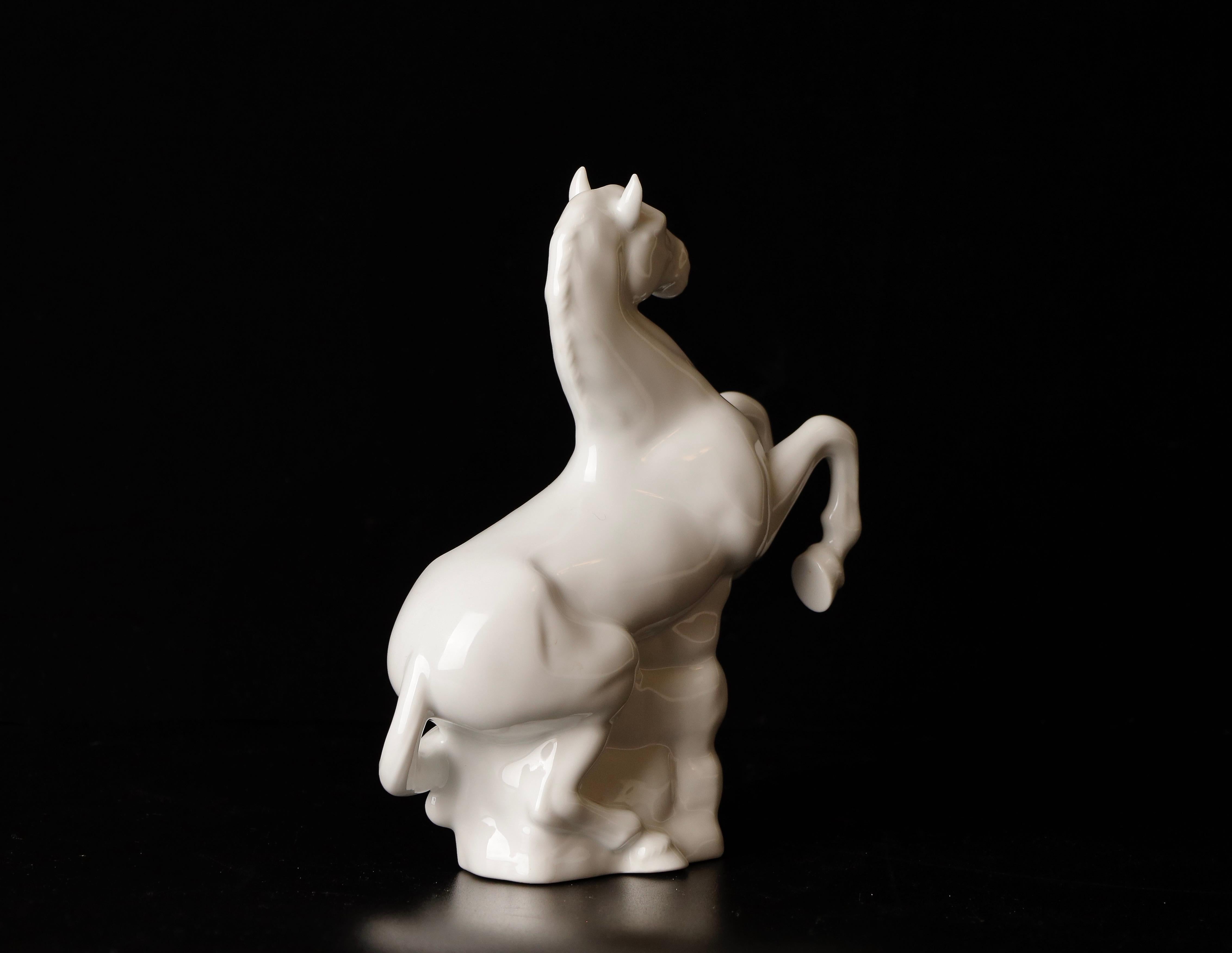 Beautiful Porcelain Horse Okimono Object by Shozan For Sale 4