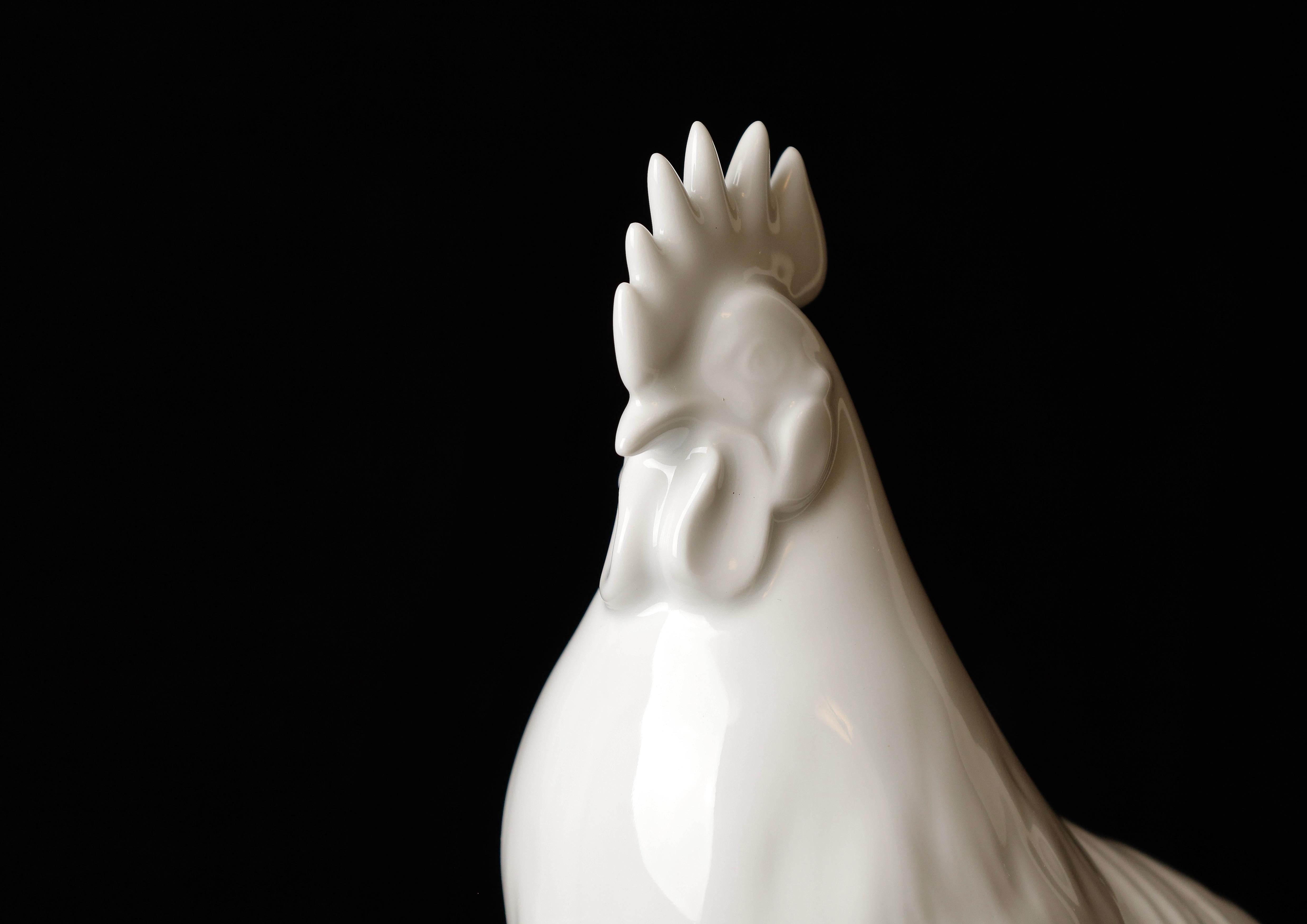Beautiful Porcelain Rooster Okimono Object by Shozan For Sale 6
