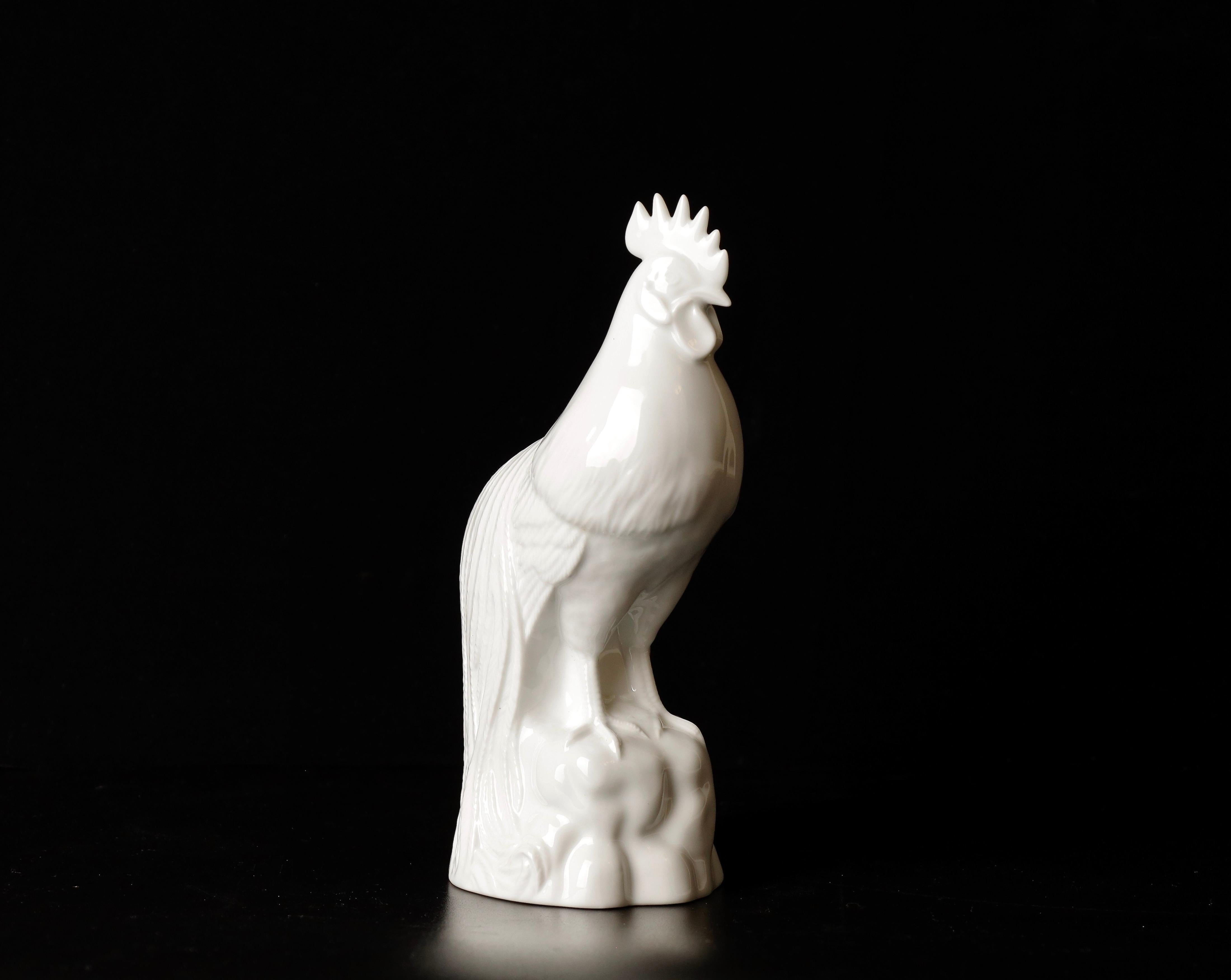 20th Century Beautiful Porcelain Rooster Okimono Object by Shozan For Sale