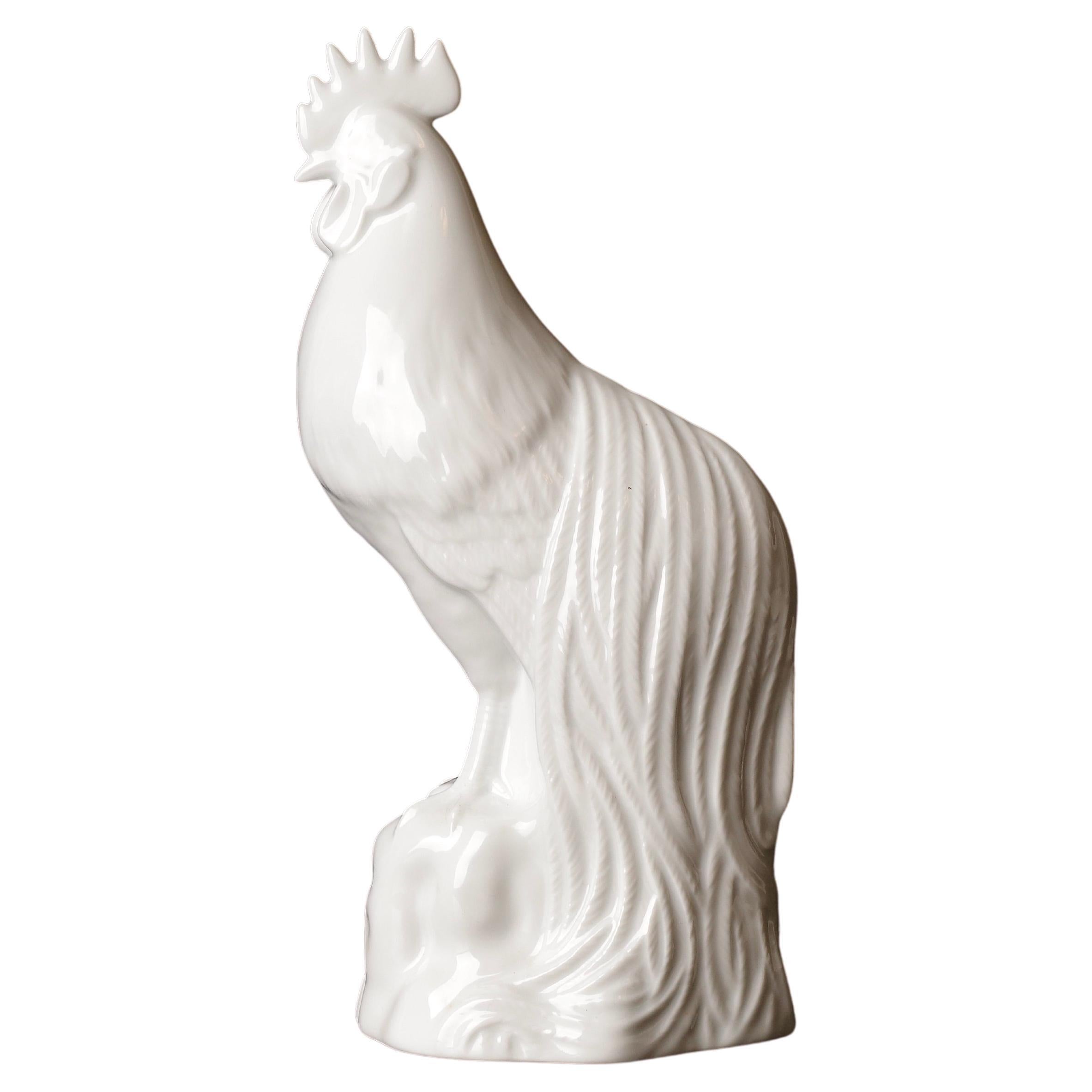 Beautiful Porcelain Rooster Okimono Object by Shozan For Sale