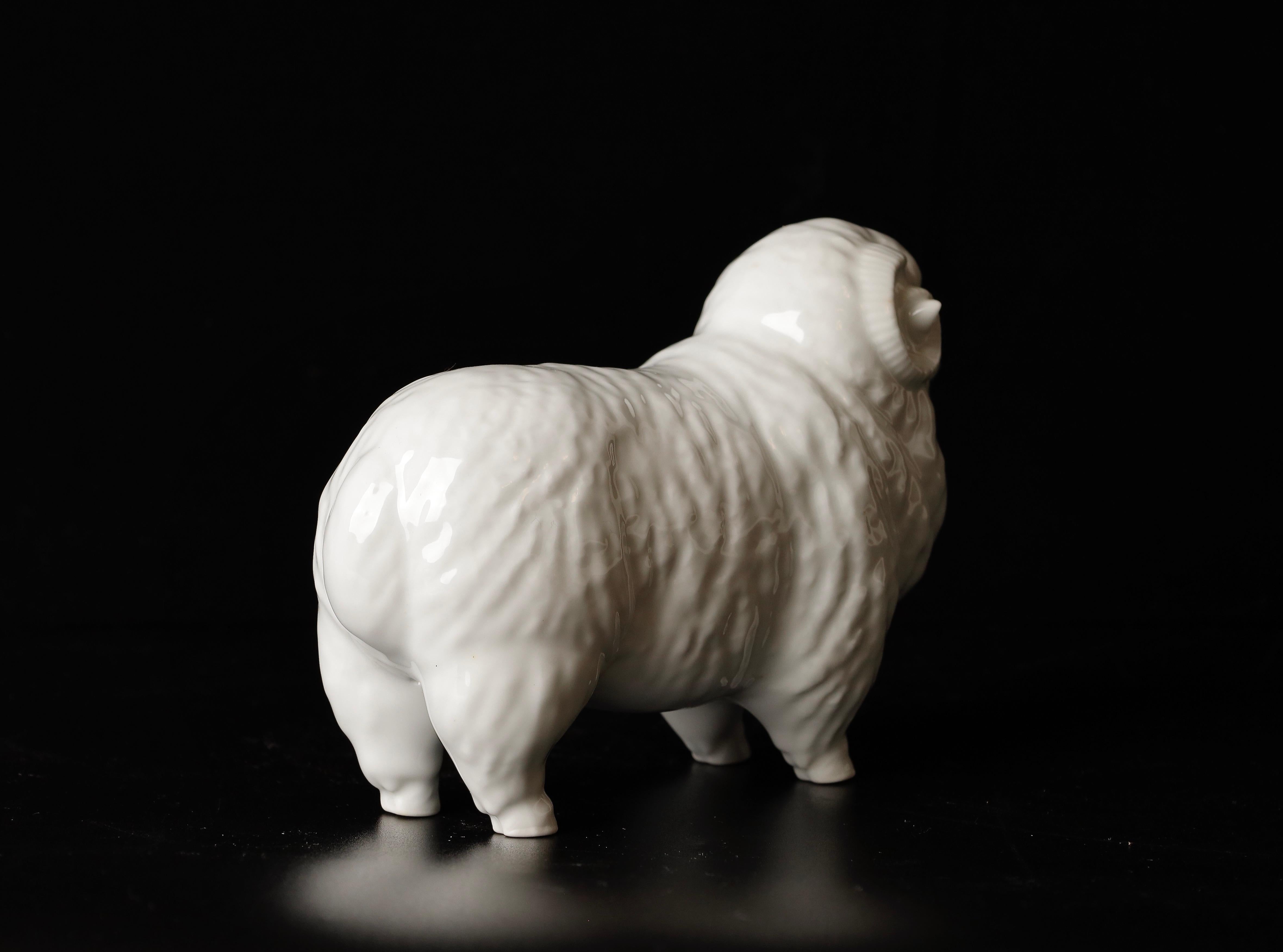 Beautiful Porcelain Sheep Okimono Object by Shozan For Sale 4