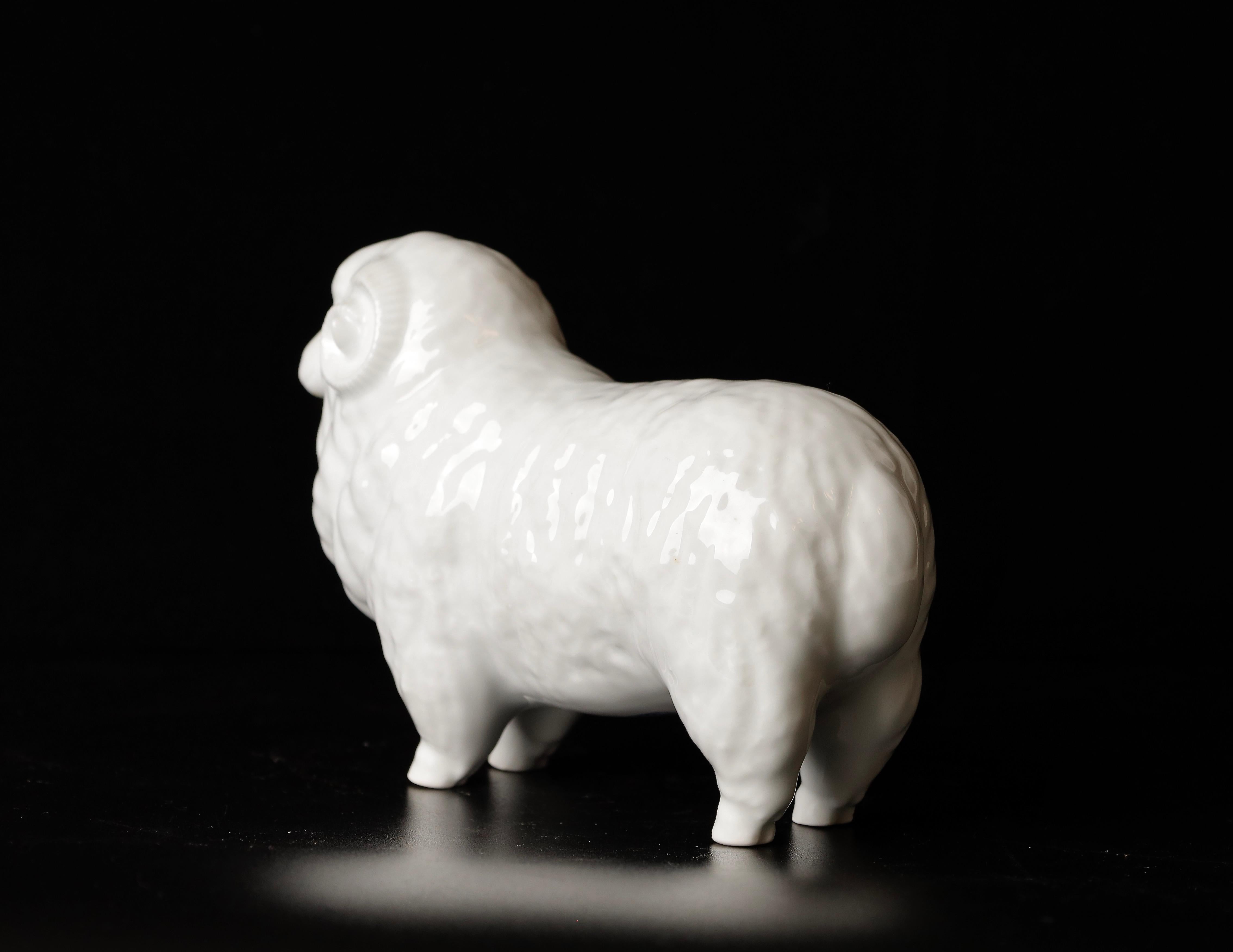 Beautiful Porcelain Sheep Okimono Object by Shozan For Sale 6