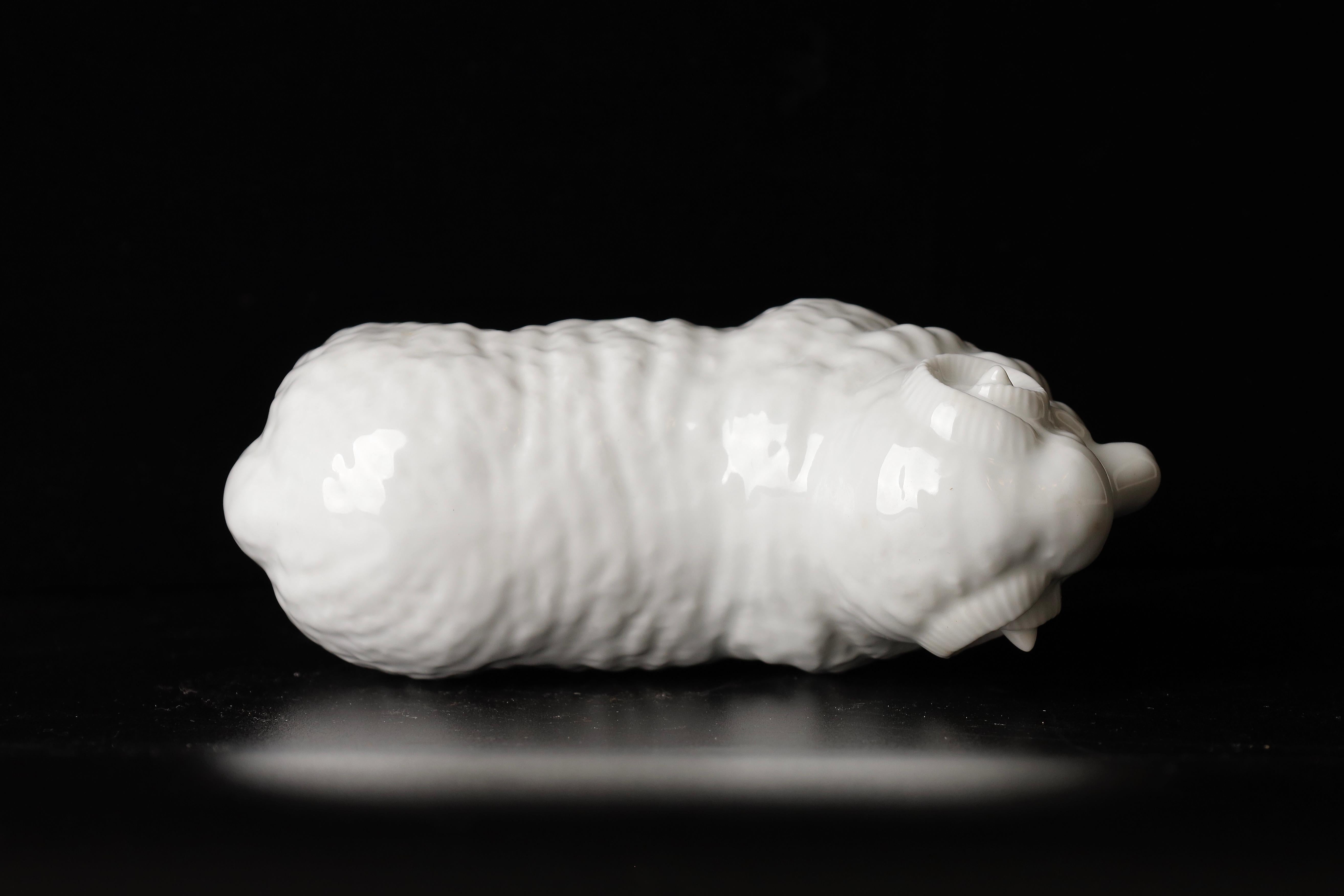 Beautiful Porcelain Sheep Okimono Object by Shozan For Sale 10