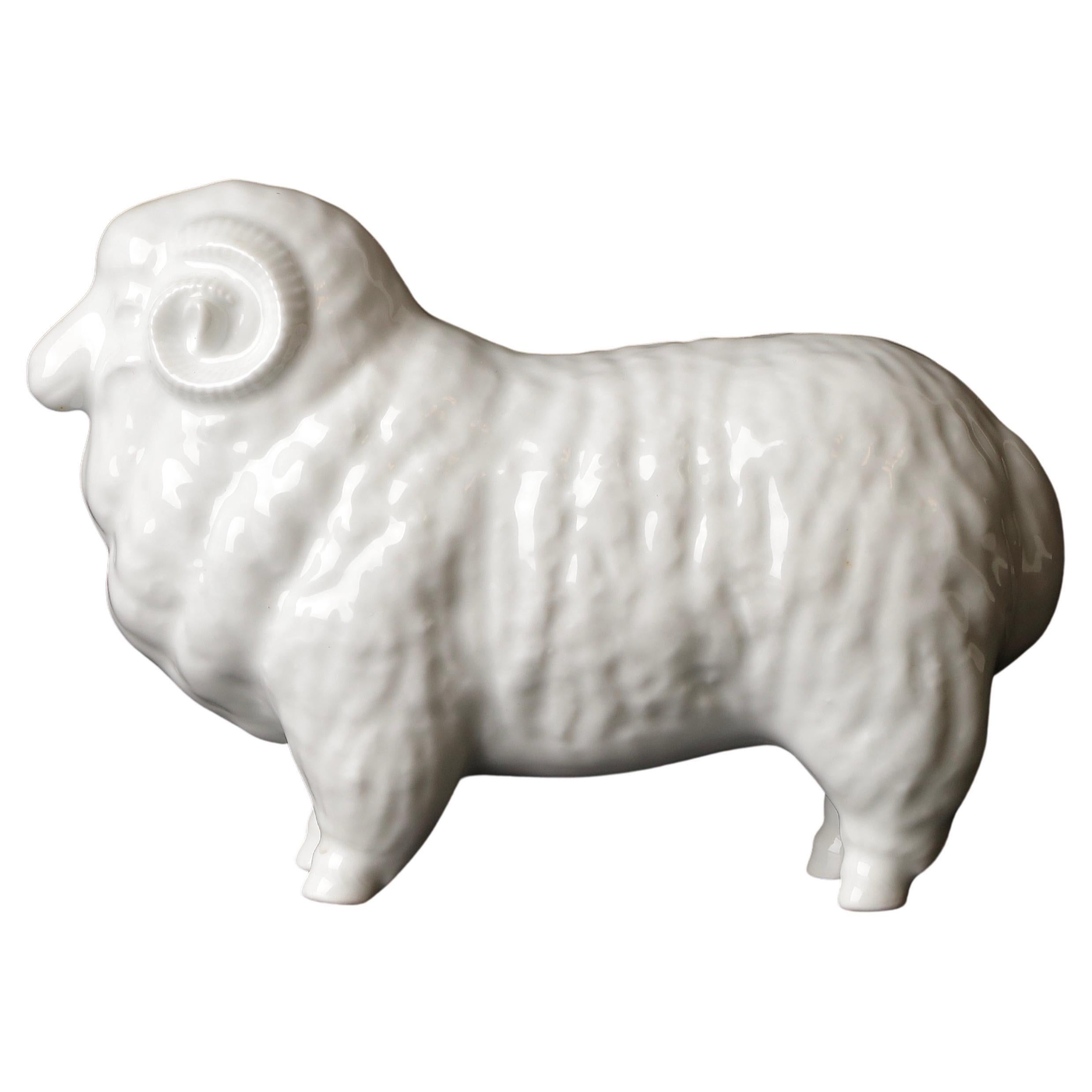 Beautiful Porcelain Sheep Okimono Object by Shozan For Sale