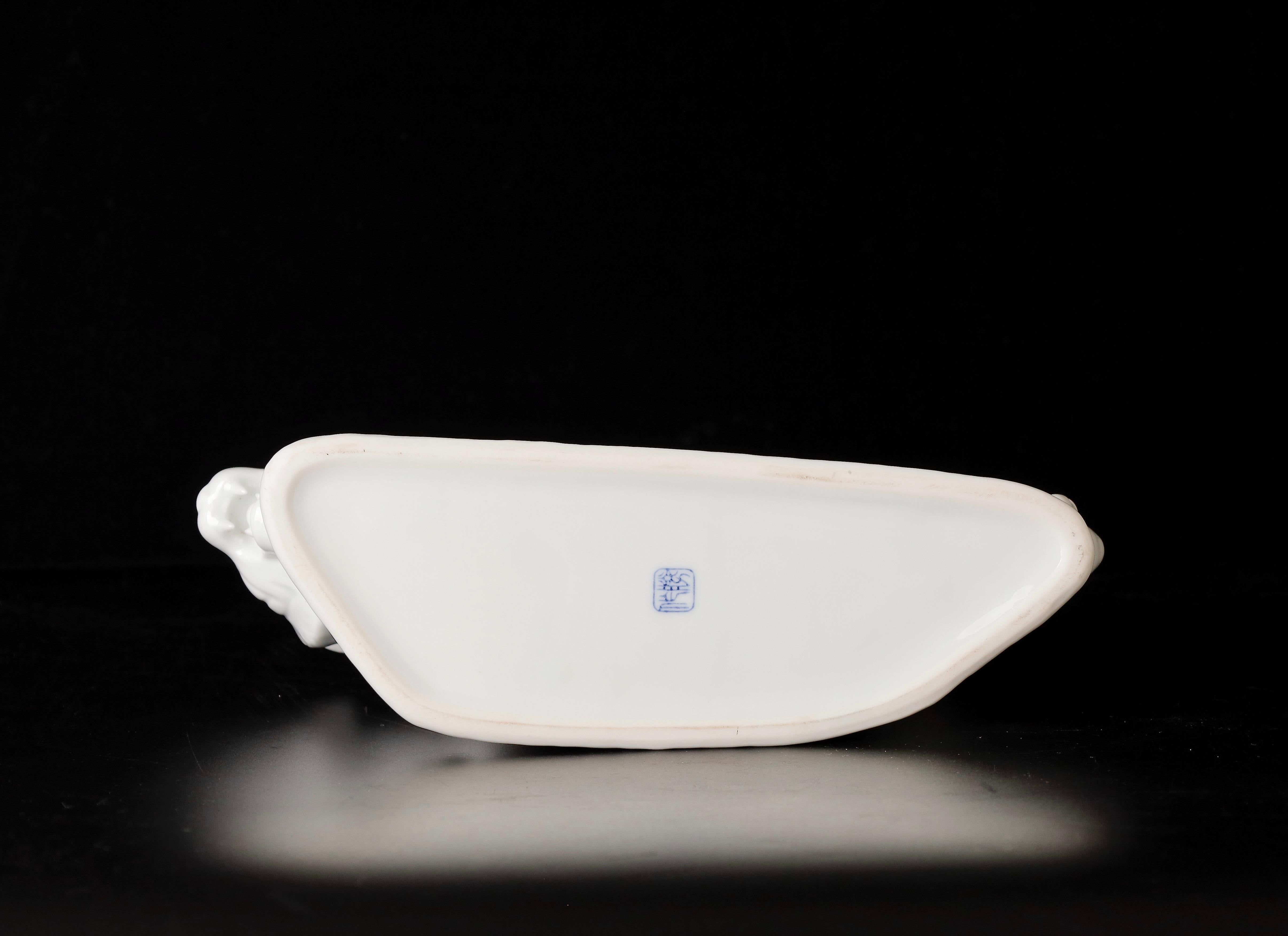 Beautiful Porcelain Tiger Okimono Object by Shozan For Sale 12