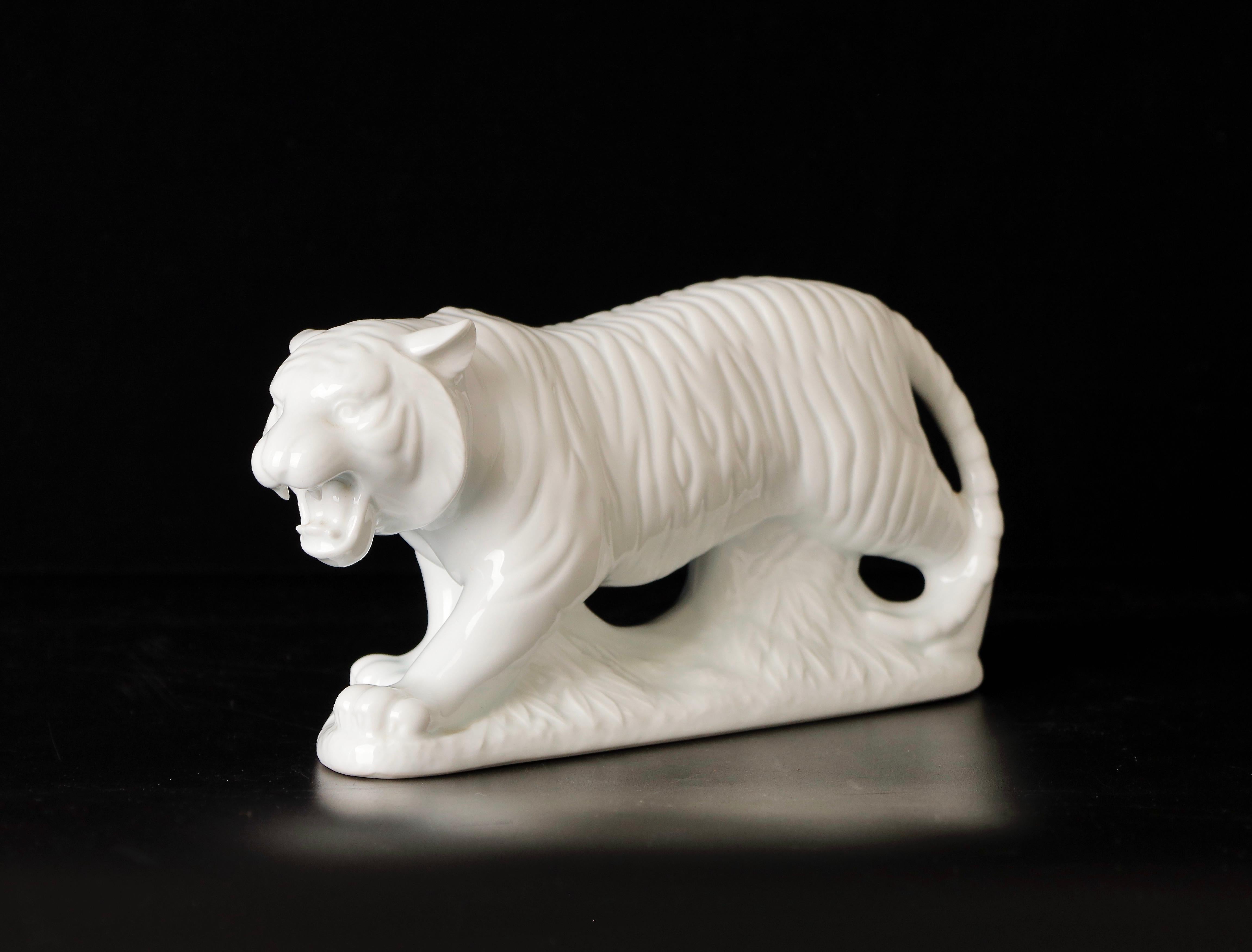 Japanese Beautiful Porcelain Tiger Okimono Object by Shozan For Sale
