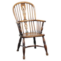 Preciosa y práctica silla Windsor inglesa antigua de respaldo alto con una preciosa pátina