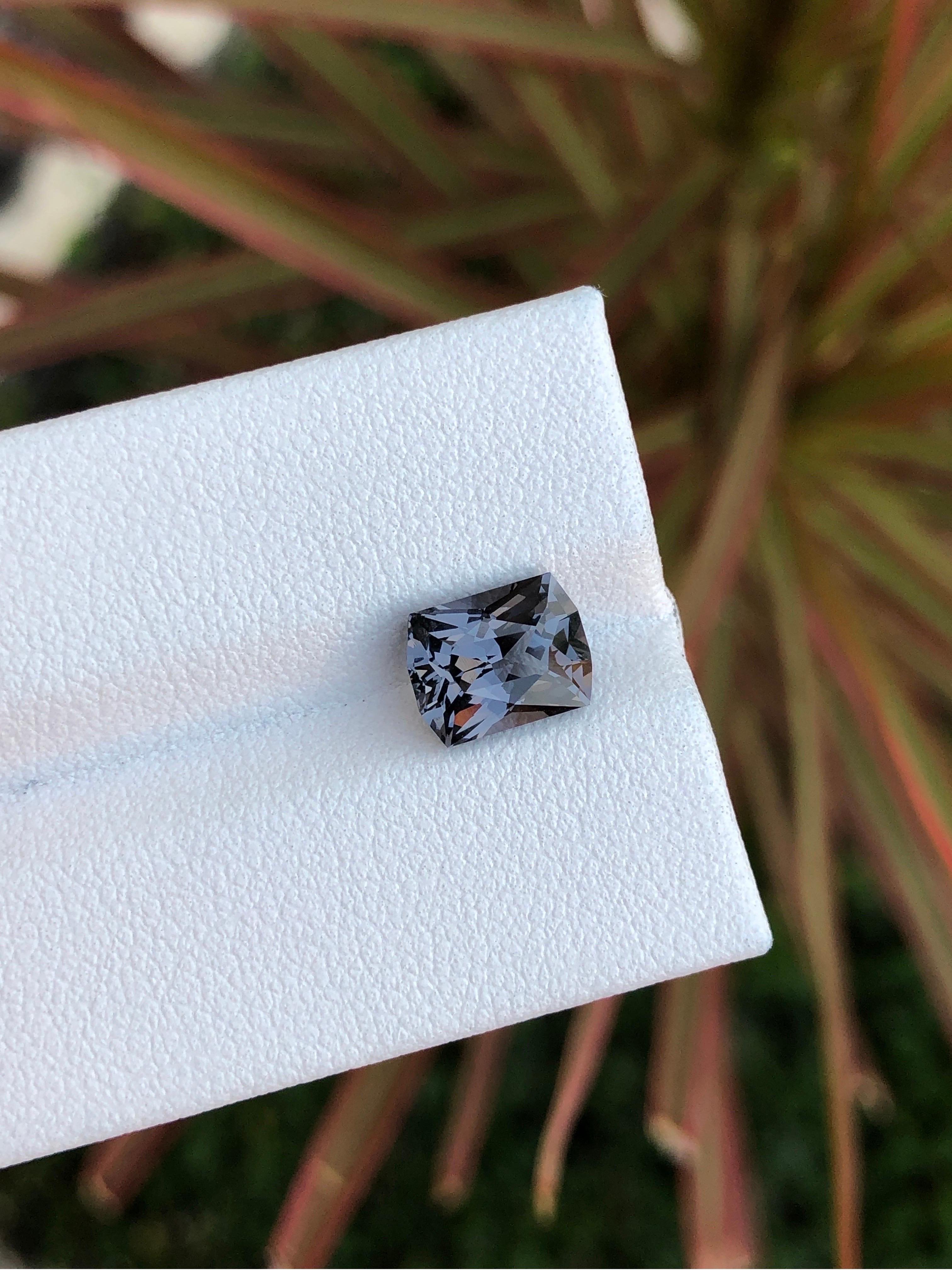 Introducing our exquisite 2.35 ct precision-cut spinel, a radiant gem destined for elegance. Elevate your ring to unparalleled beauty with this stunning centerpiece.
—————————————————————————
Stone💎:Spinel 
Color💈: Grey Burma 
Clarity💧: Loupe